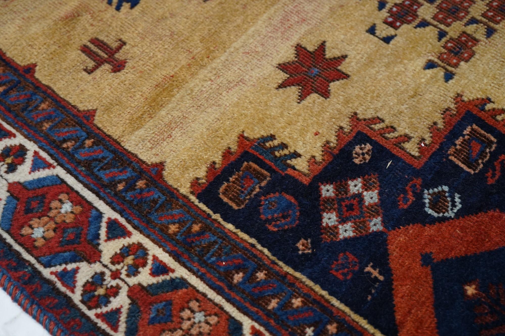 Antiker Afshar-Teppich im Zustand „Gut“ im Angebot in New York, NY
