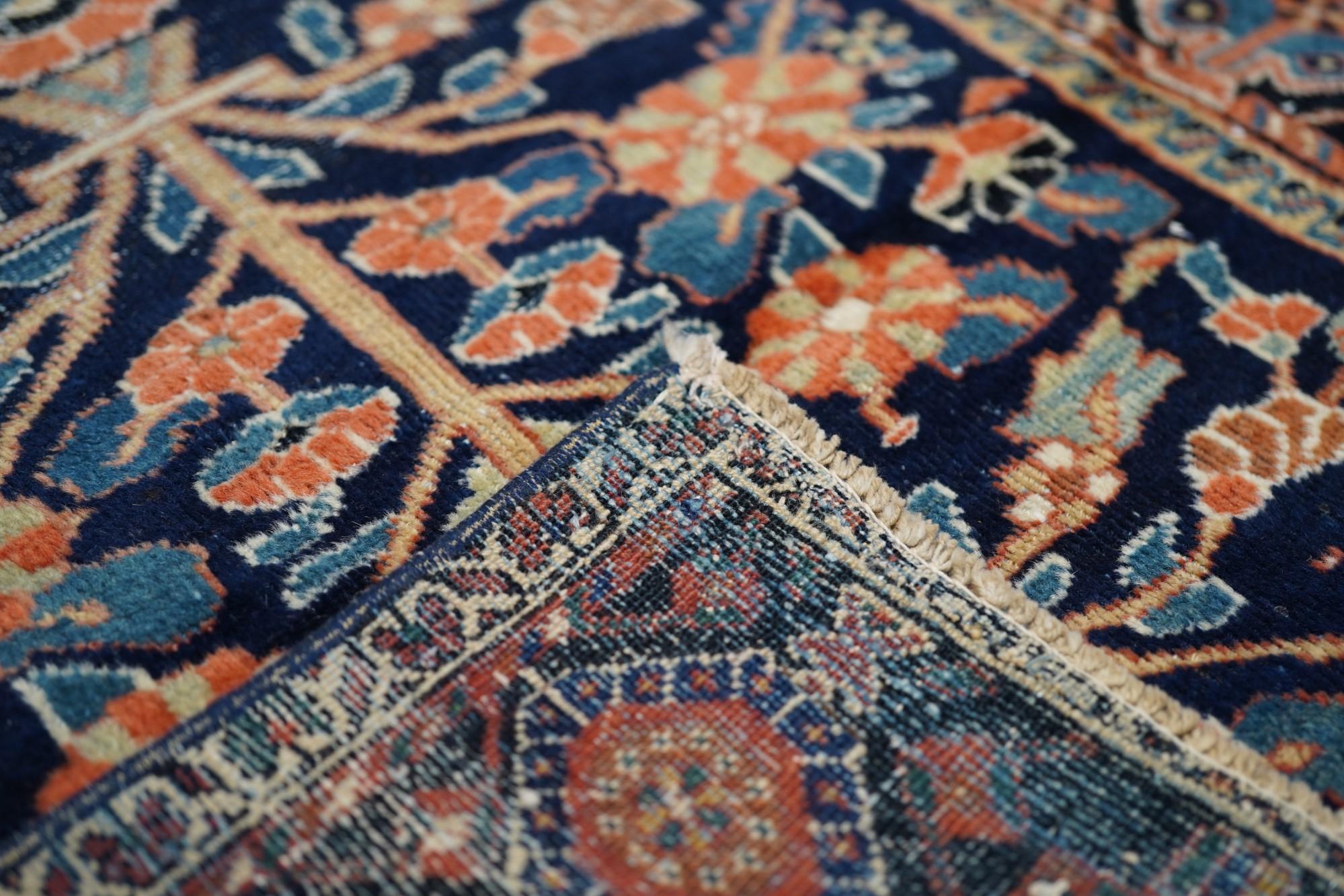 Antiker Afshar-Teppich 3'11'' x 5'0'' im Angebot 2