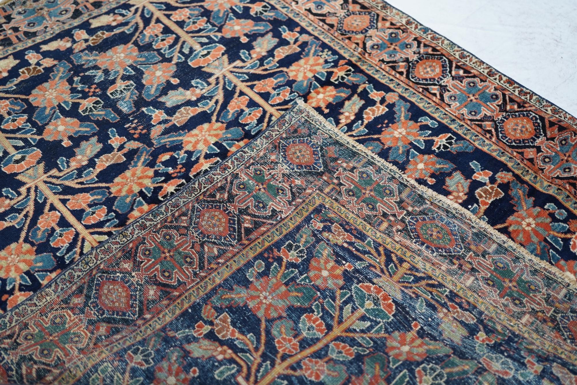 Antiker Afshar-Teppich 3'11'' x 5'0'' im Angebot 3