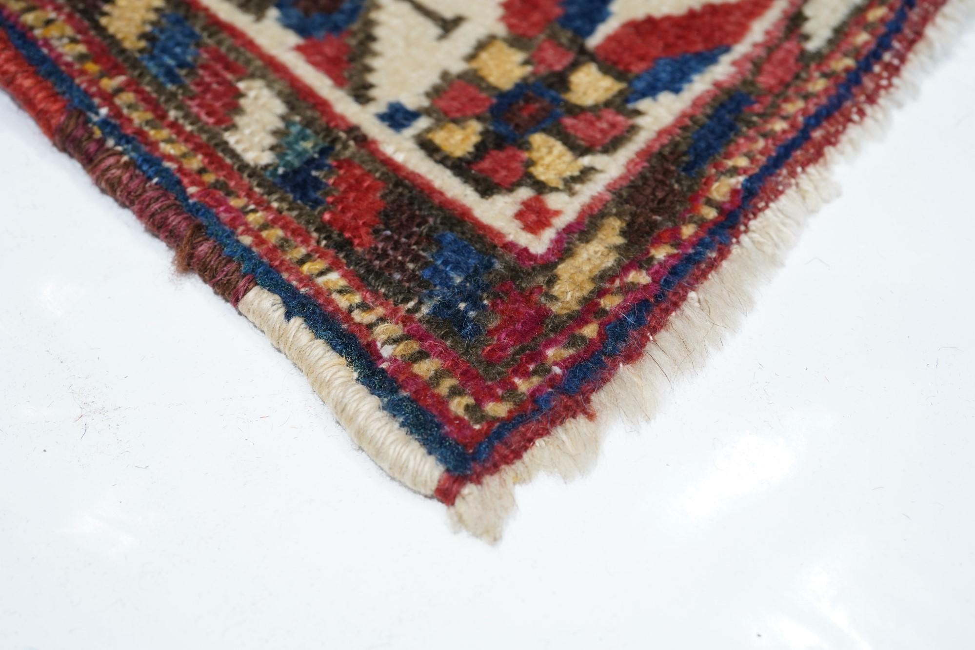 Perse Tapis Afshar ancien 3'6'' x 3'10'' en vente