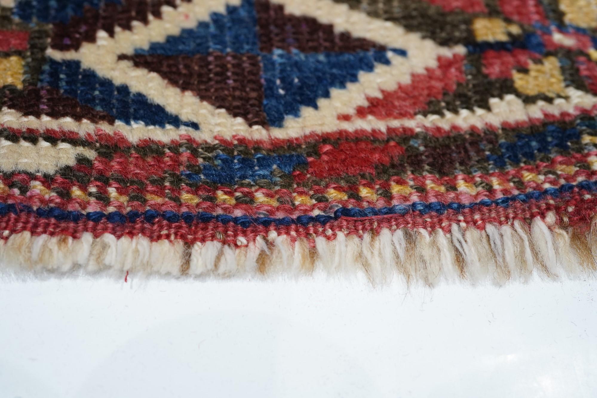 Tapis Afshar ancien 3'6'' x 3'10'' Excellent état - En vente à New York, NY