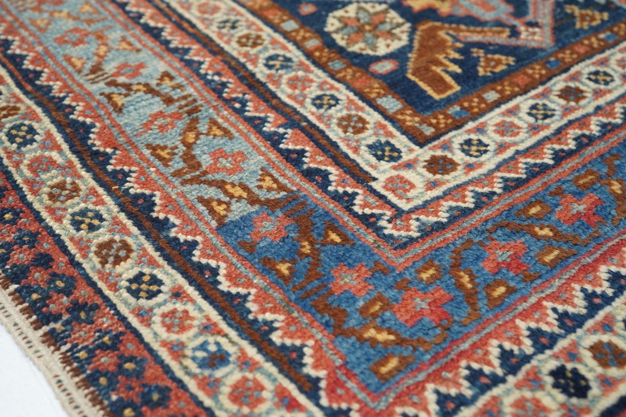 Antiker Afshar-Teppich 4'1'' x 6'3'' (Spätes 19. Jahrhundert) im Angebot