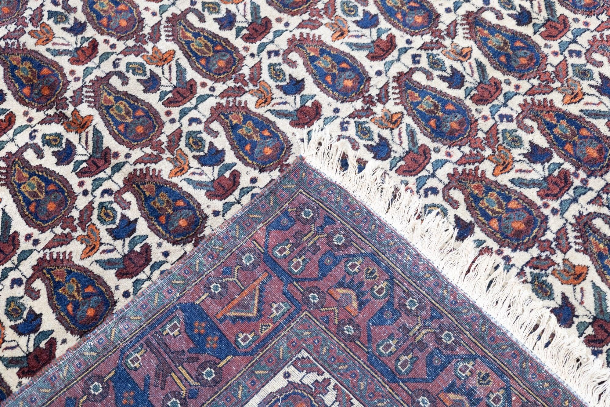Antiker Afshar-Teppich 5'11'' x 7'4'' im Angebot 1