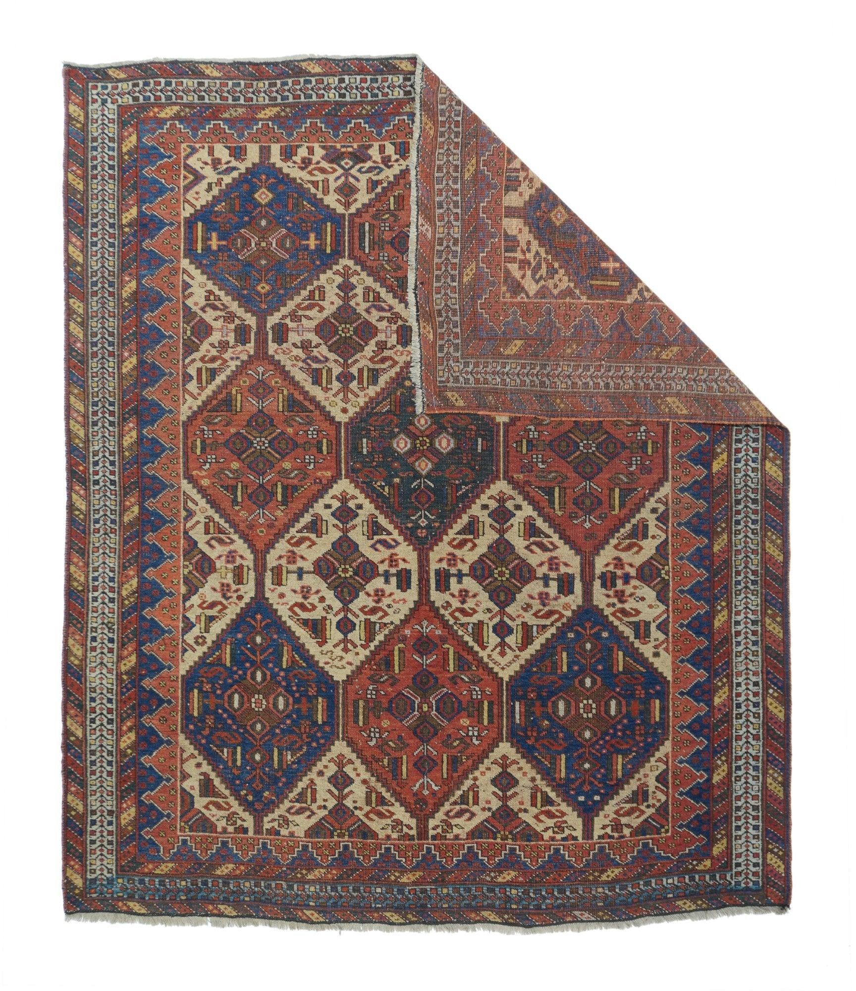 Antiker Afshar-Teppich 5'3'' x 6'4''. Bezieht sich auf die Stämme in Südpersien (Provinz Kerman), die eine Vielzahl von Stilen weben, darunter Herati, Boteh, Medaillon, Textil, Streifen, städtisch und rustikal. Antike Exemplare bestehen