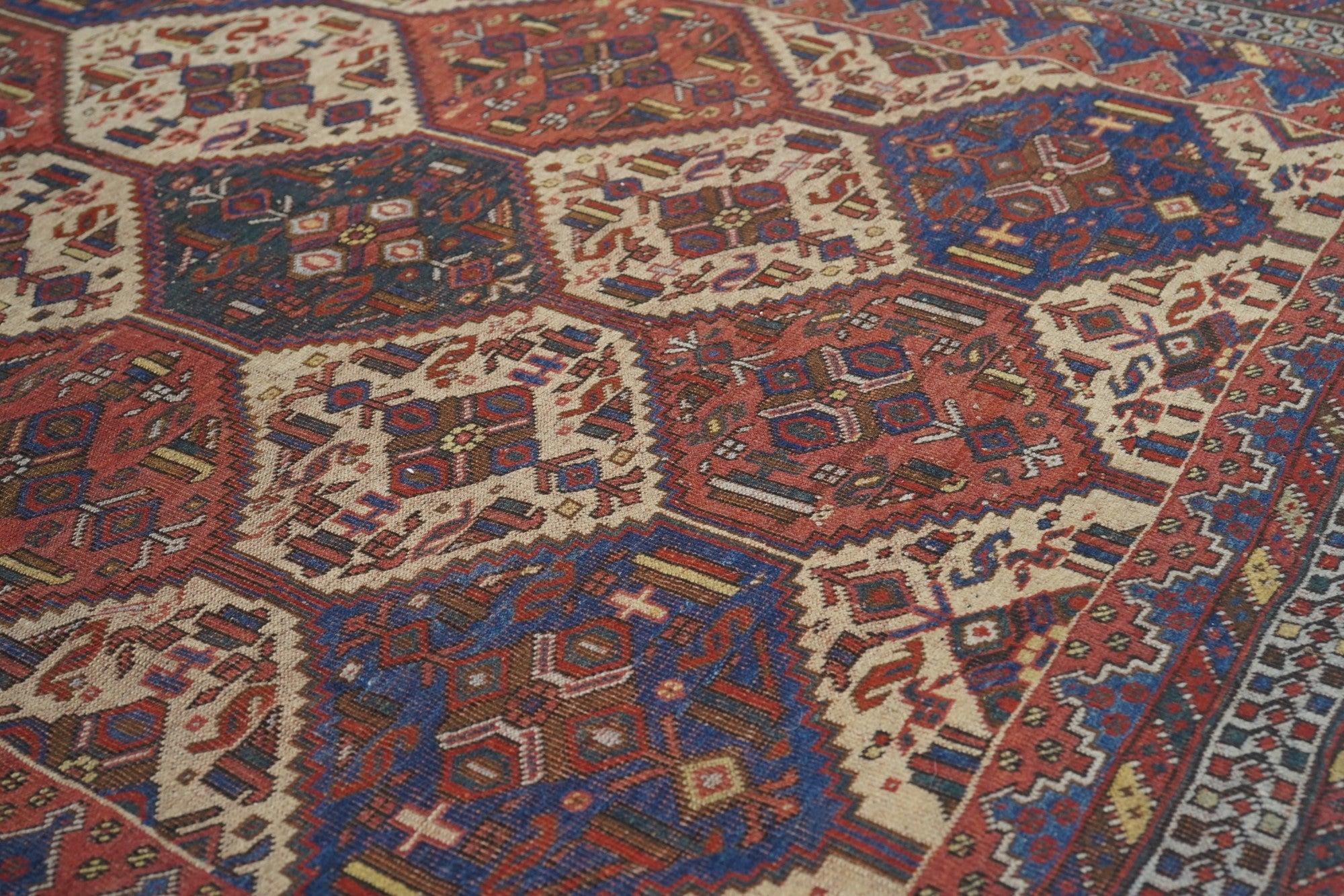 Antiker Afshar-Teppich 5'3'' x 6'4'' (Wolle) im Angebot
