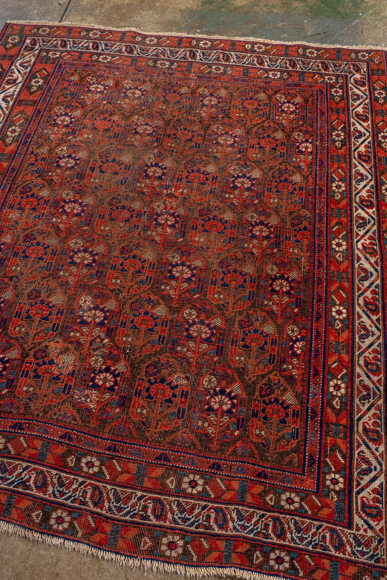 Persiano Tappeto Afshar antico con colori scuri in vendita