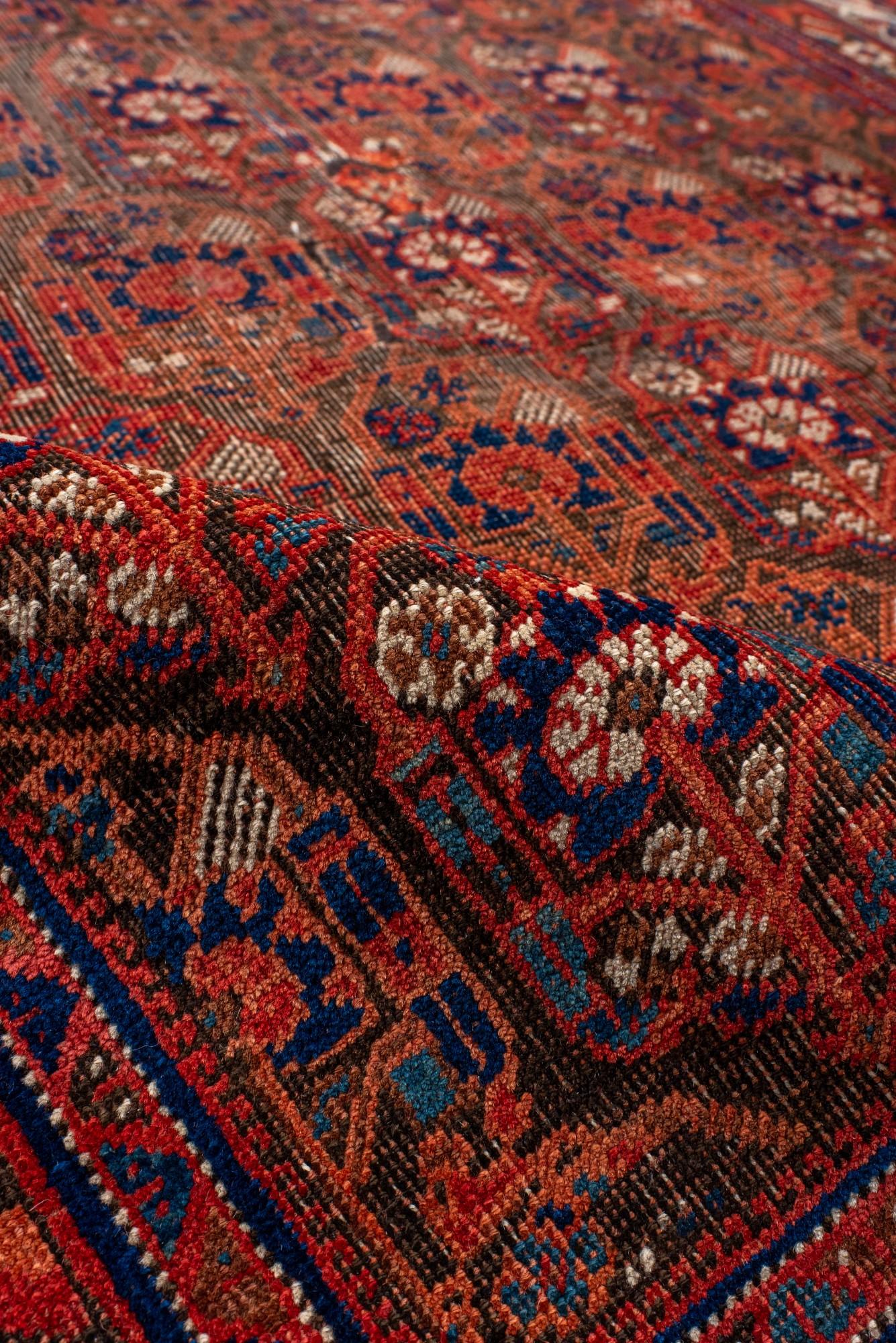 Lana Tappeto Afshar antico con colori scuri in vendita