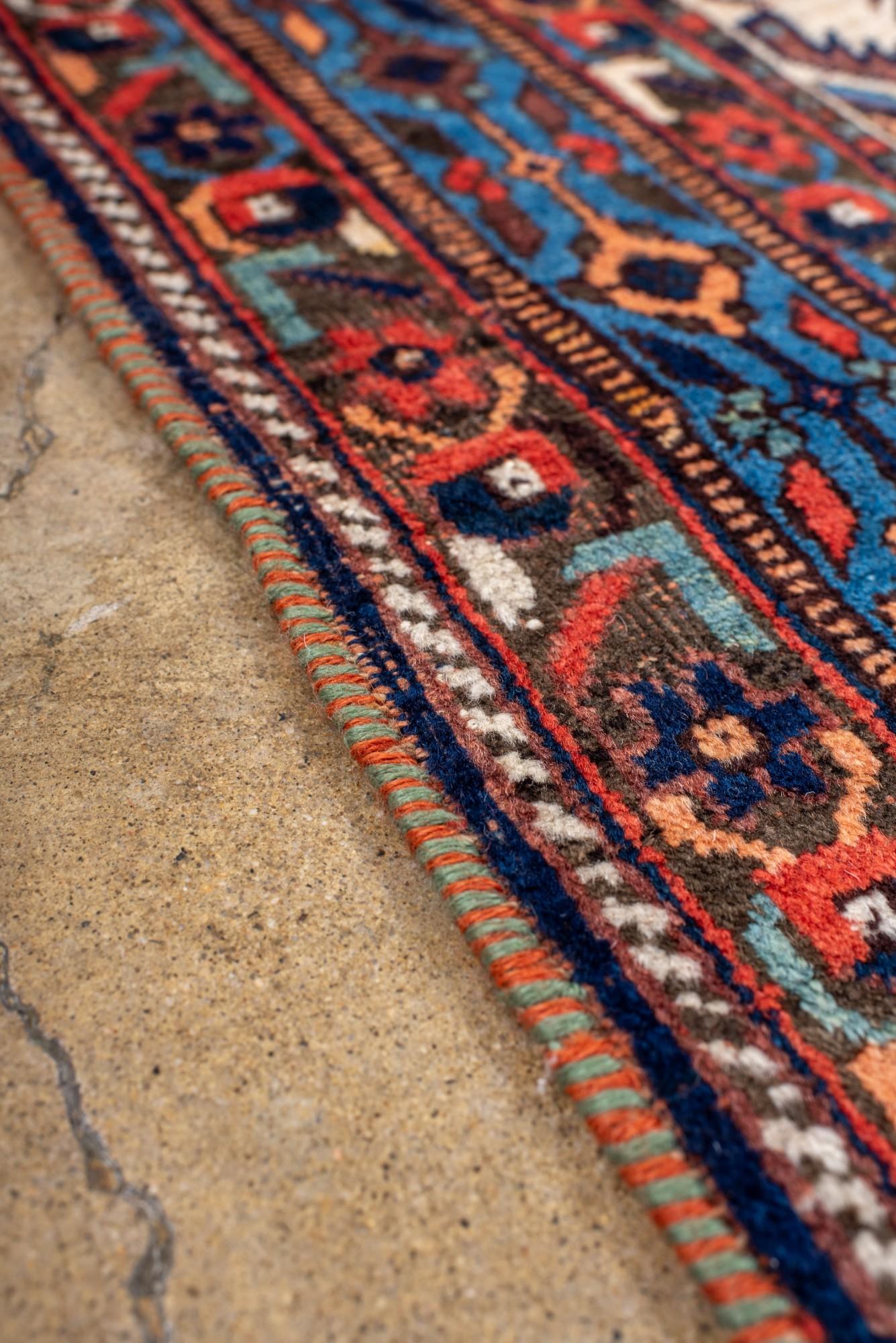 20ième siècle Tapis Afshar ancien avec motif de fleurs, années 1920 en vente