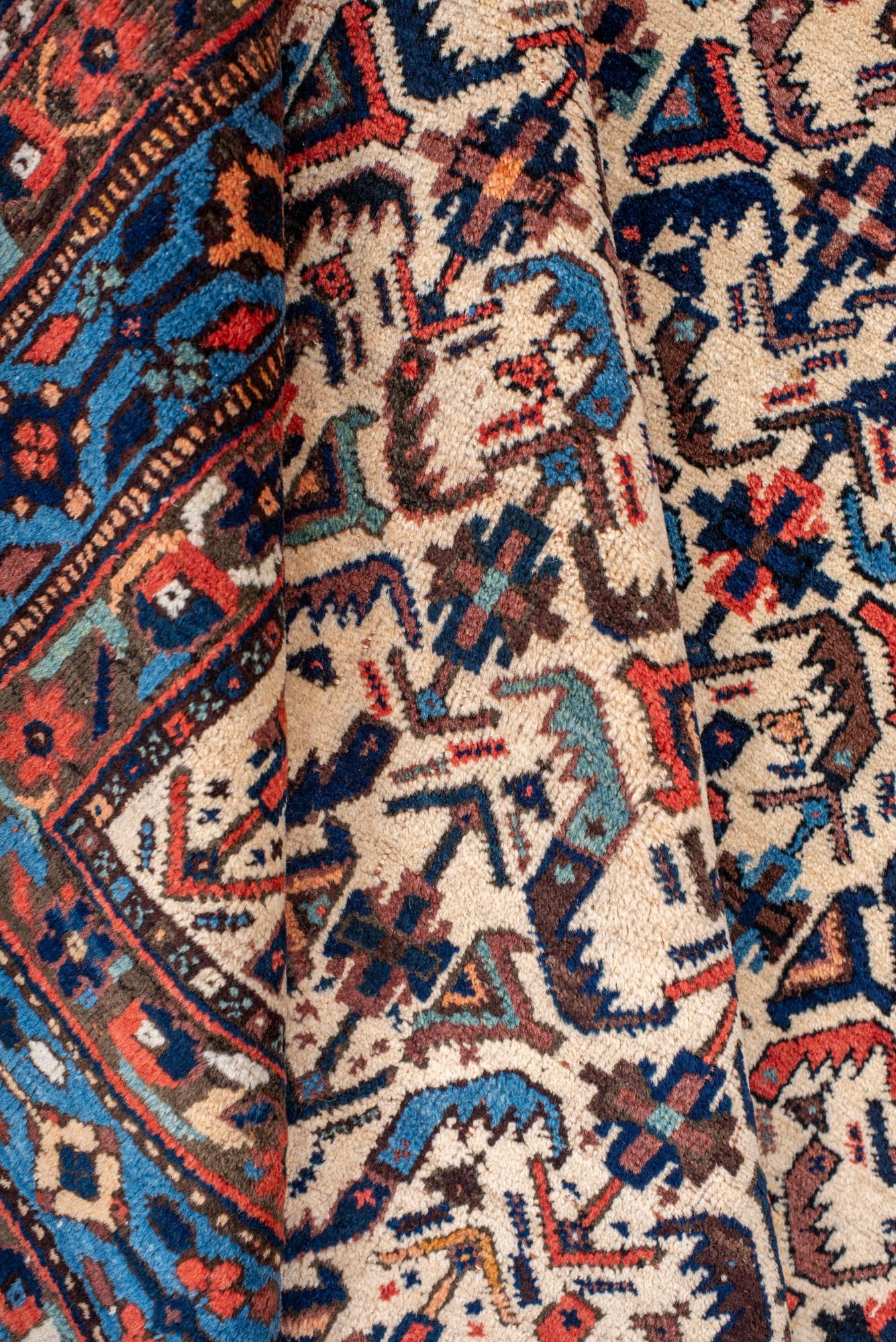Tapis Afshar ancien avec motif de fleurs, années 1920 en vente 1