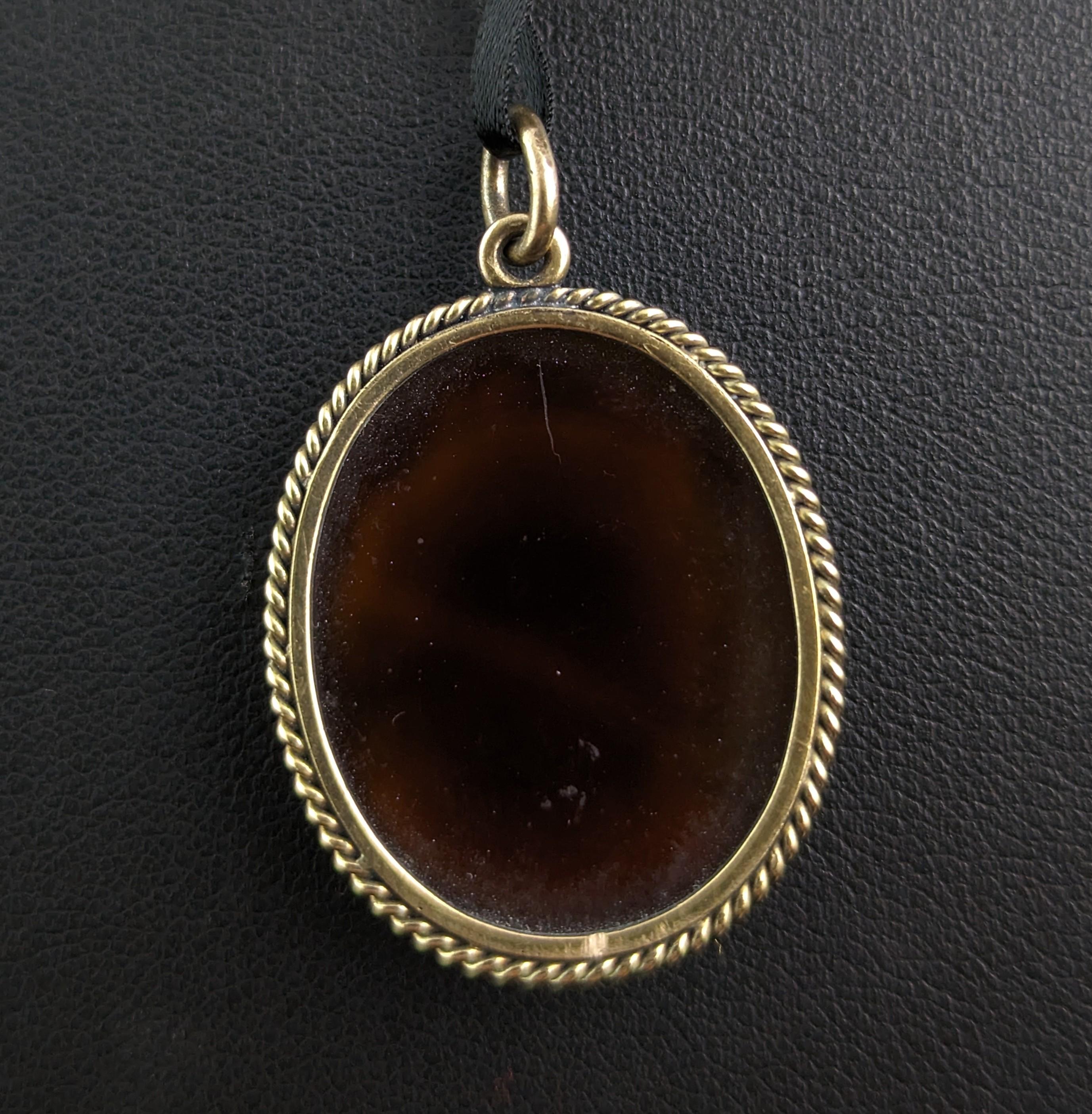 Antique Agate Cameo pendant, 9ct gold, Victorian  1