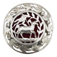 Antiguo estuche de plata para hostias Agnus Dei