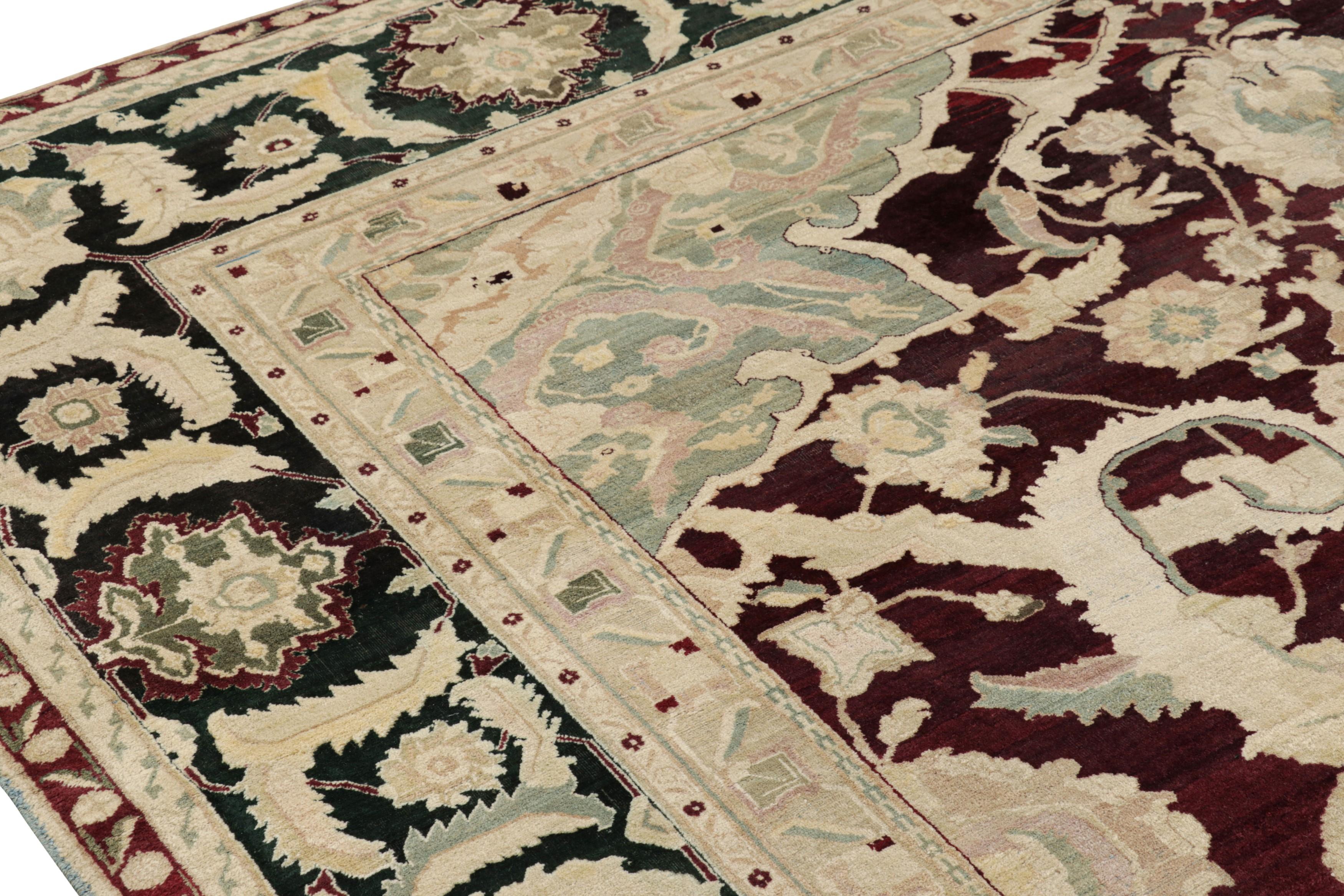Indiano Tappeto antico Agra in borgogna e crema con medaglione floreale - Rug & Kilim in vendita