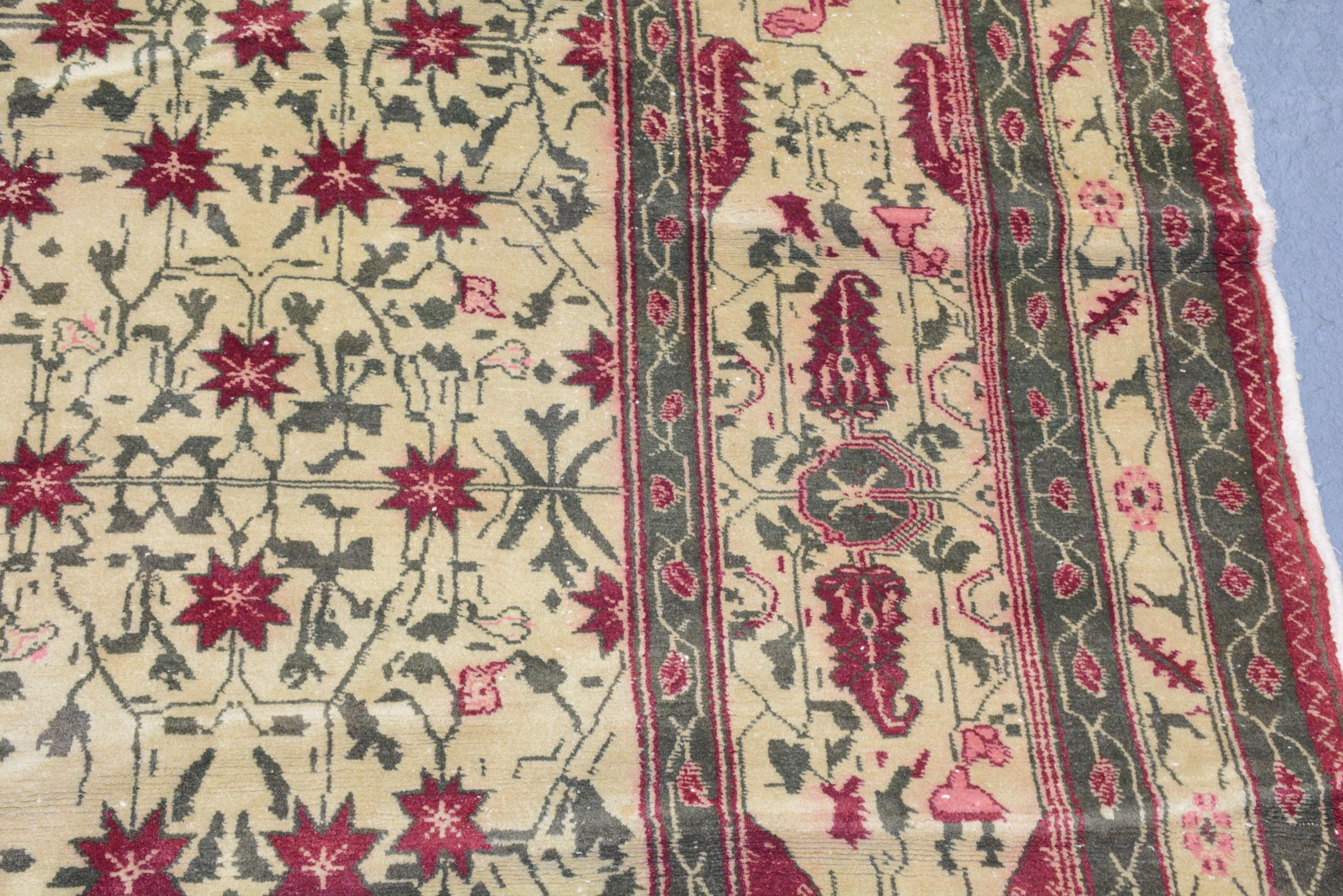 Antique Agra Carpet In Good Condition For Sale In Closter, NJ