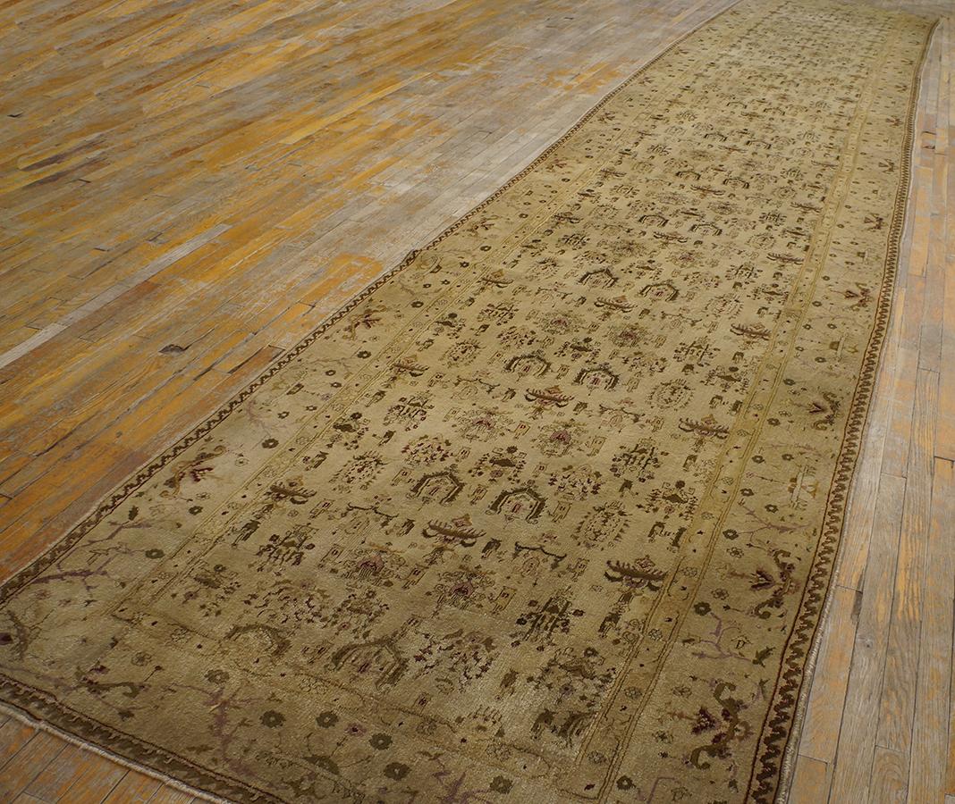 Tappeto antico indiano Agra, dimensioni: 4' 8'' x 23' 6''.