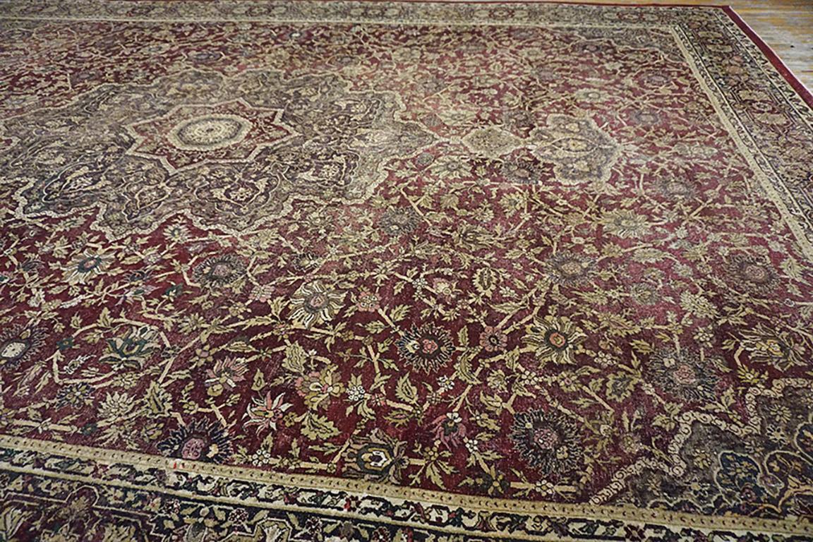 Late 19th Century 19th Century N. Indian Agra Carpet ( 13'4'' x 18'6'' - 405 x 565 ) For Sale