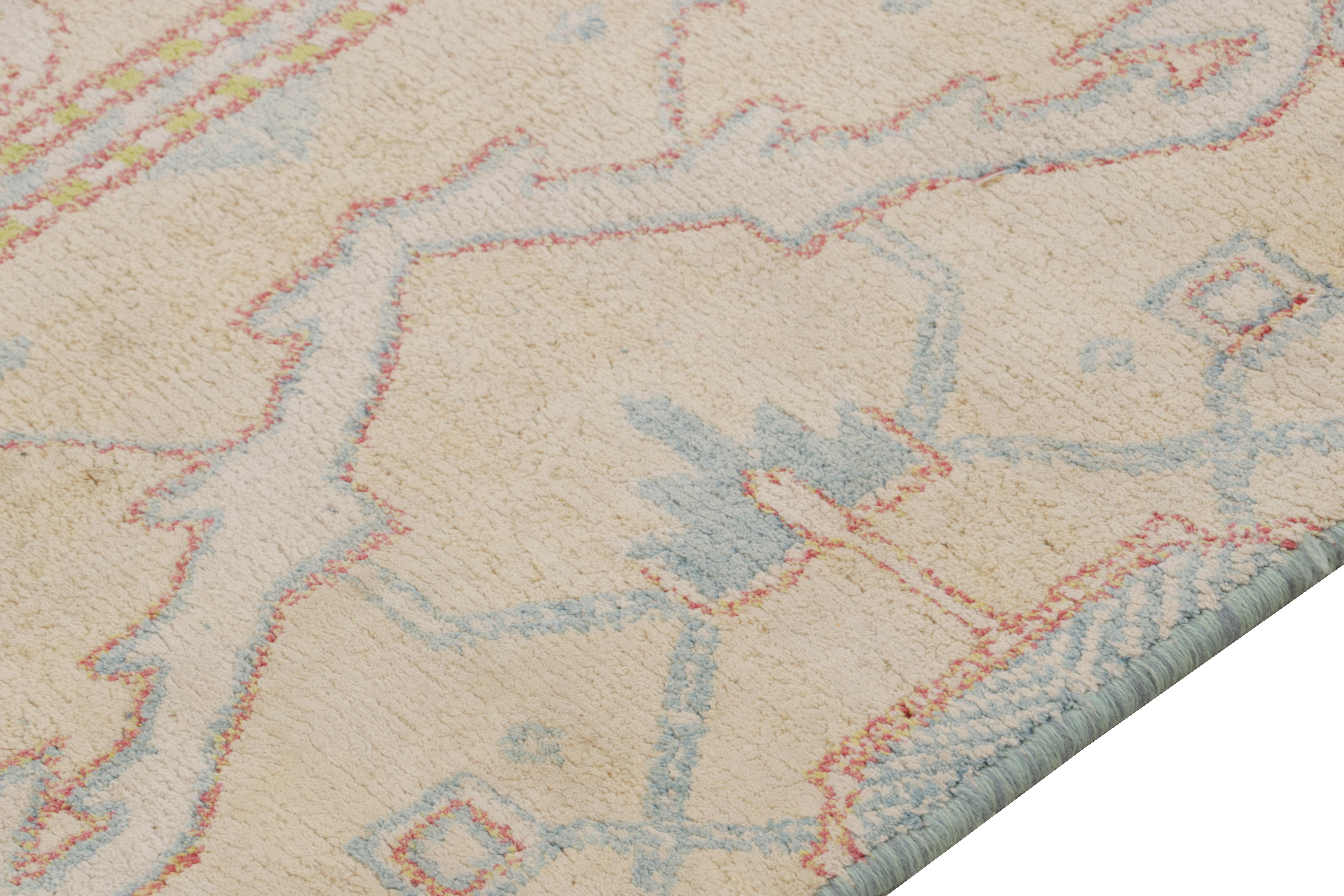 Antiker Agra-Teppich in Beige, Rosa, Rosa und Blau, geometrischer indischer Läufer von Rug & Kilim (Indisch) im Angebot