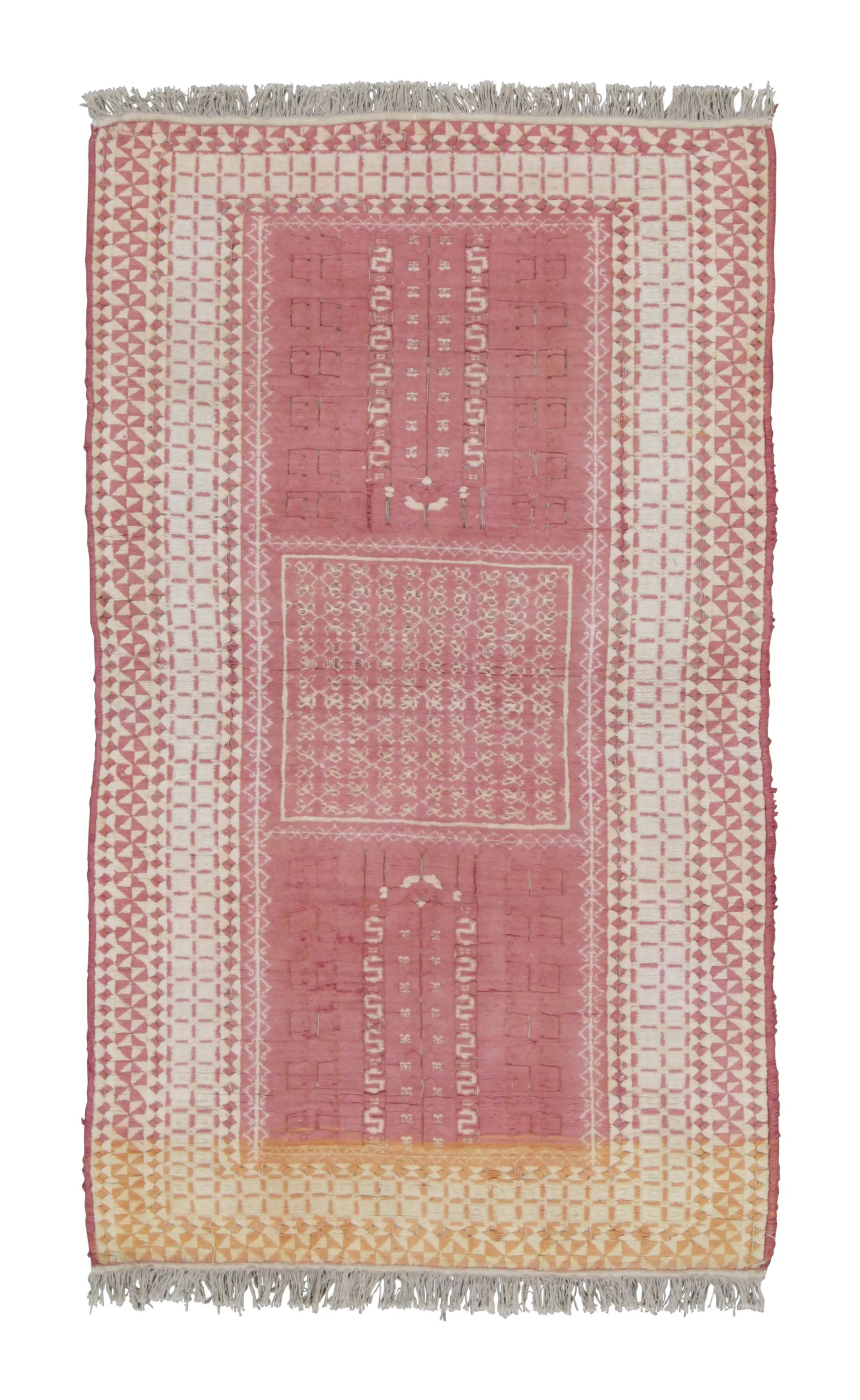 Antique Agra Rug in Pink, White and Gold with Geometric Patterns - Rug & Kilim For Sale