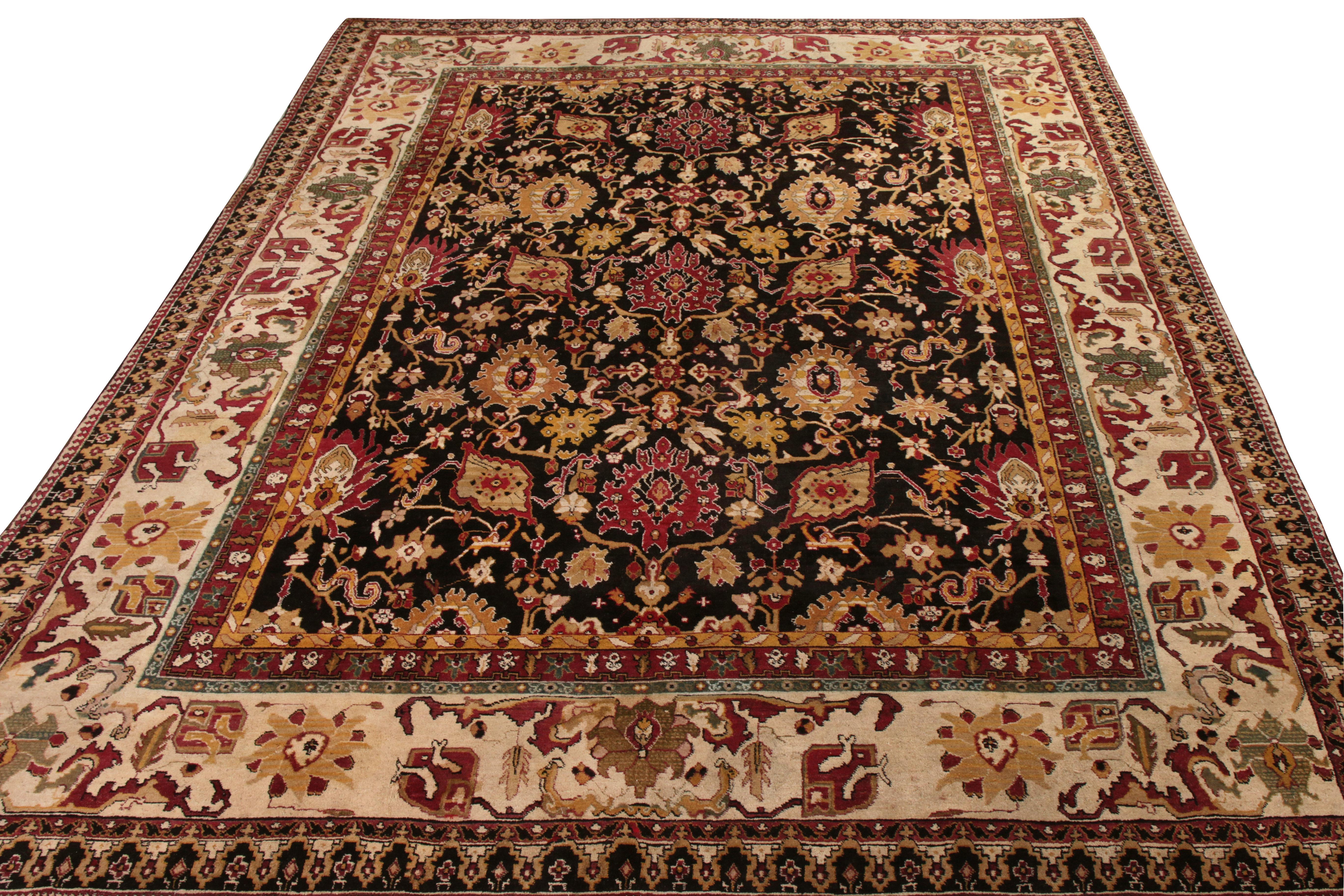 Indien Tapis Agra ancien noir avec motifs floraux rouges et dorés en vente
