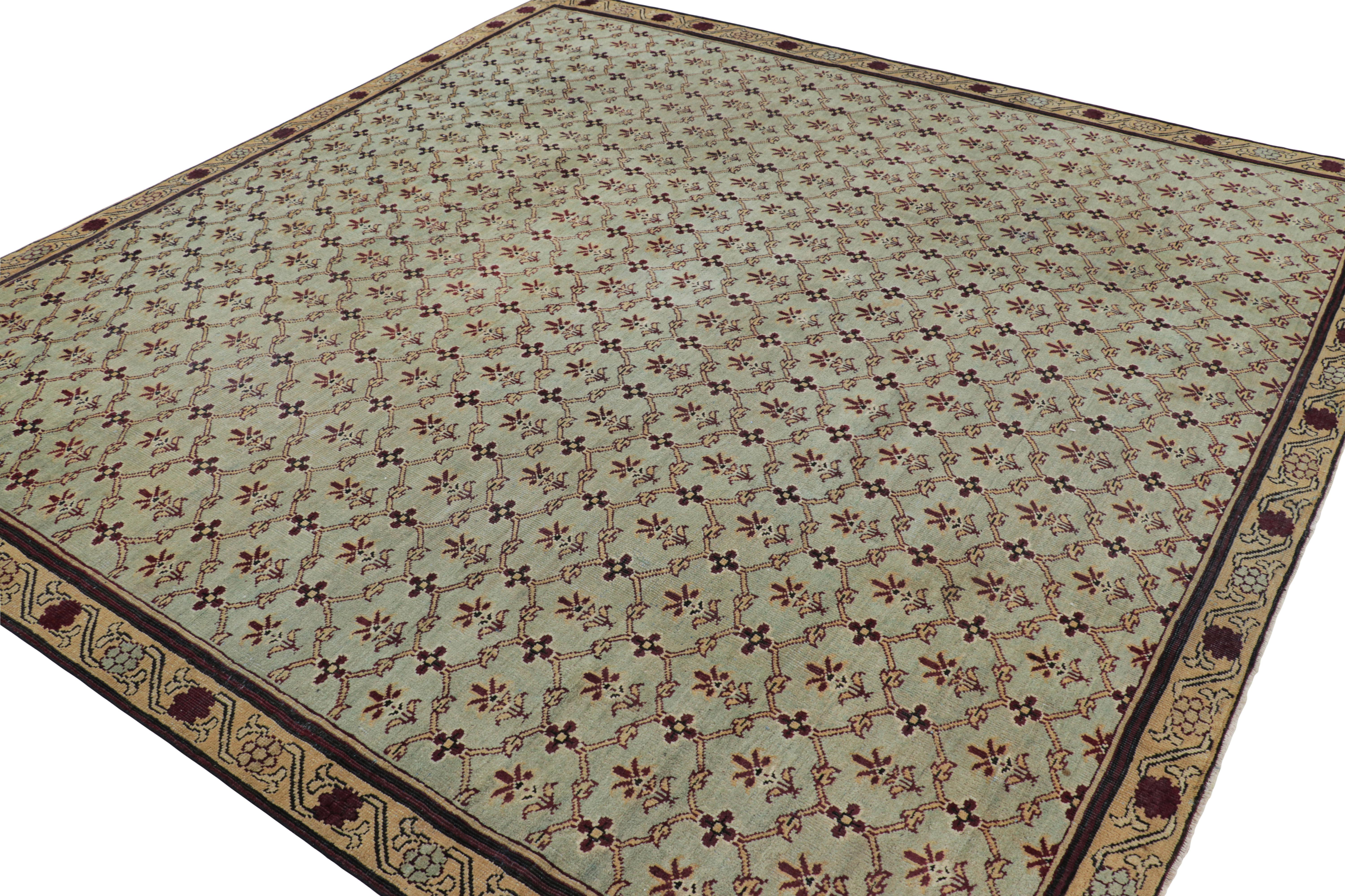 Tappeto antico Agra quadrato in blu e verde con motivi floreali  Rug & Kilim In condizioni buone in vendita a Long Island City, NY
