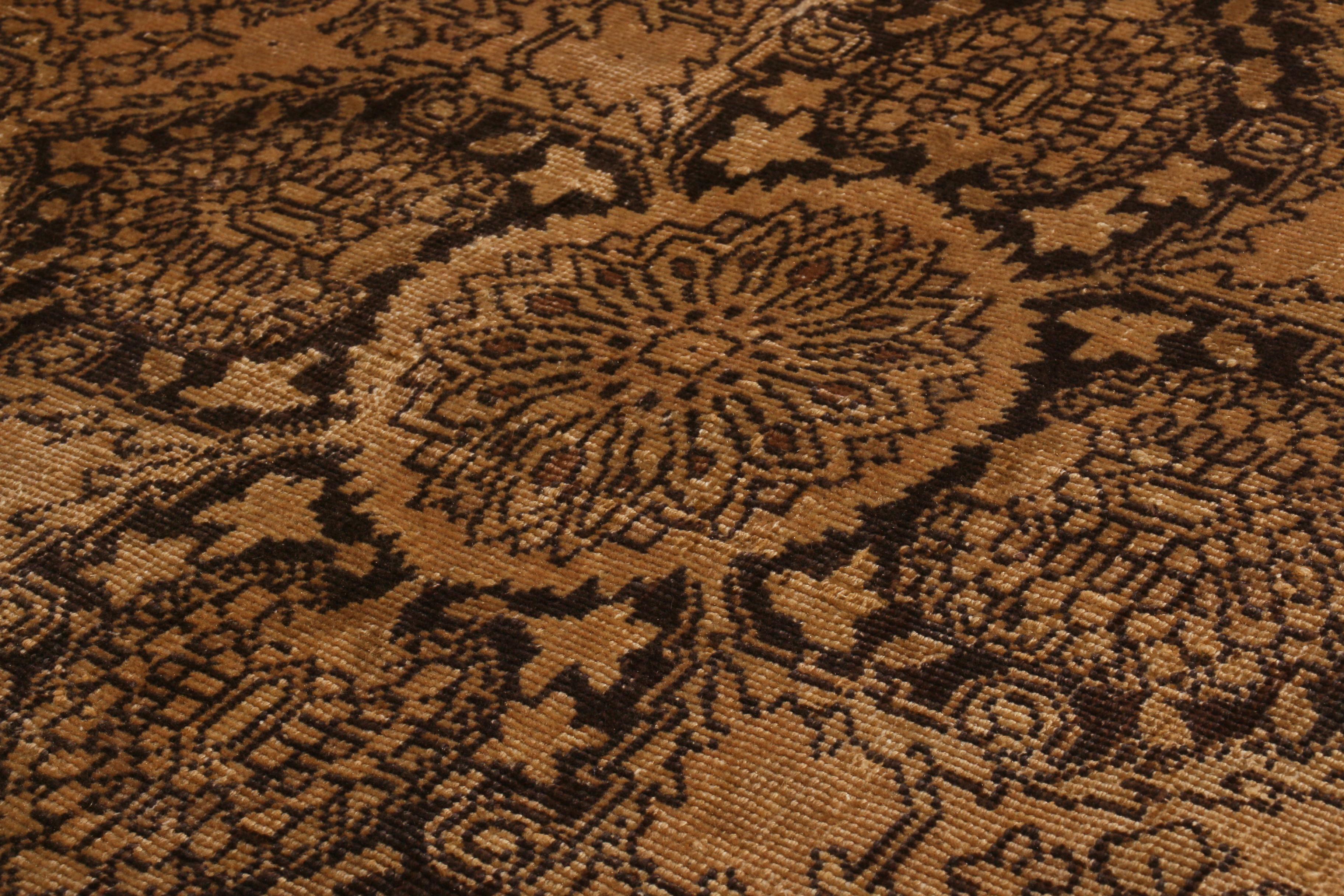 Antique Agra Transitional Black and Copper Beige Wool Floral Rug In Good Condition In Long Island City, NY