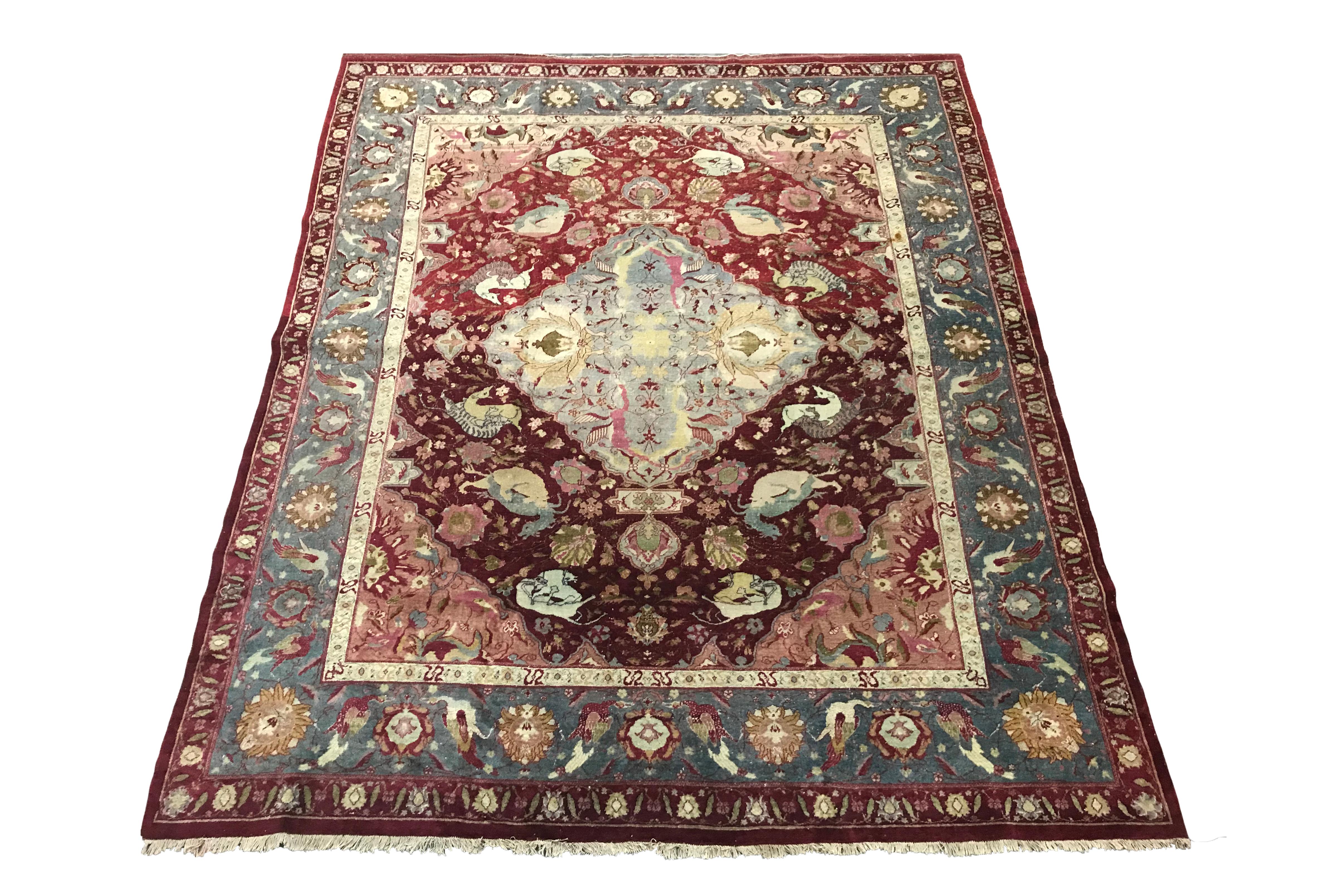 Handgeknüpfter, abraschierter Wollflor auf einem Baumwollgrund.

Fein, 400 KPSI

CIRCA 1900

Abmessungen: 5'11