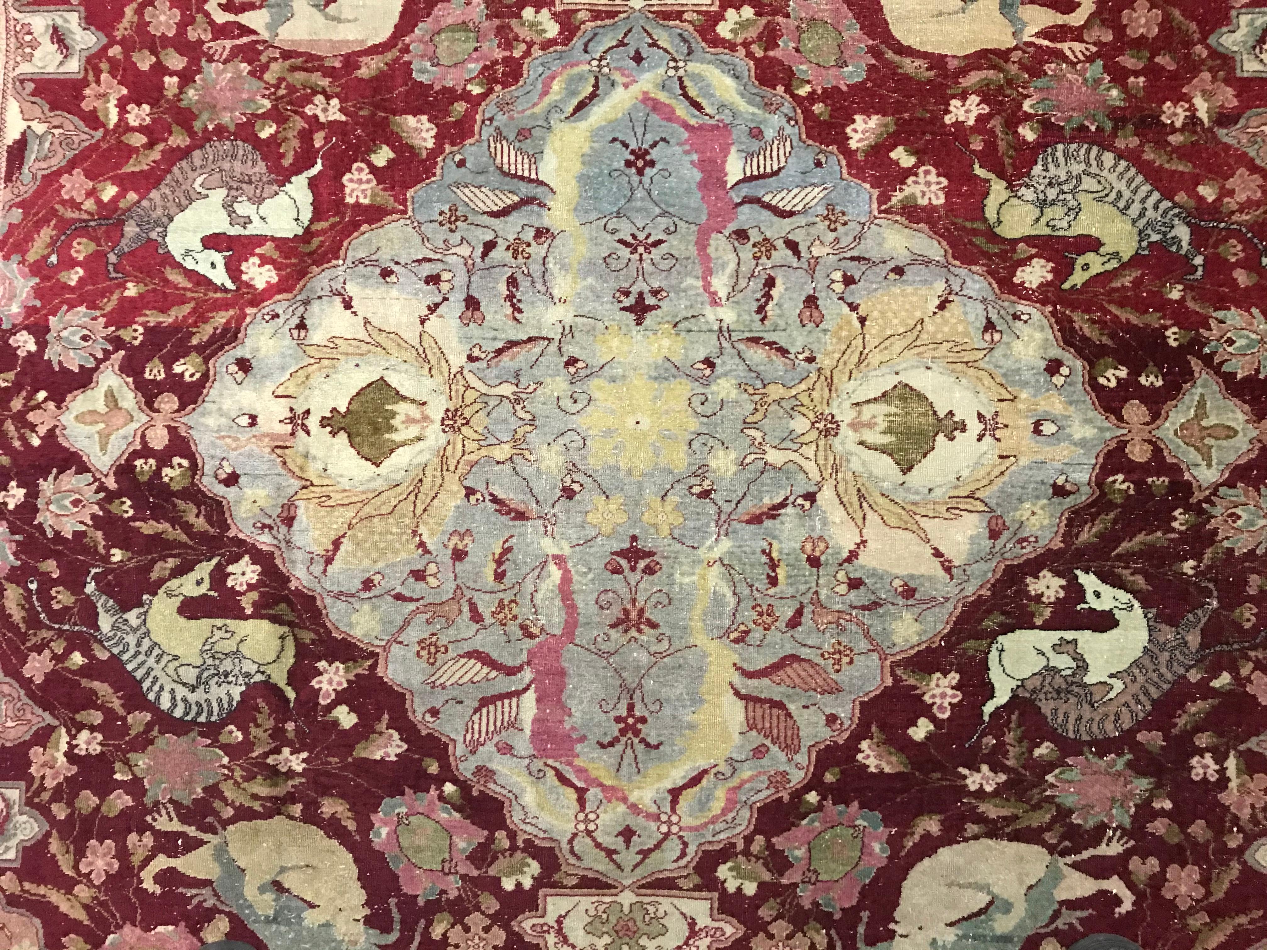 Antike Agra mit Tiermuster, um 1900 (Indisch) im Angebot