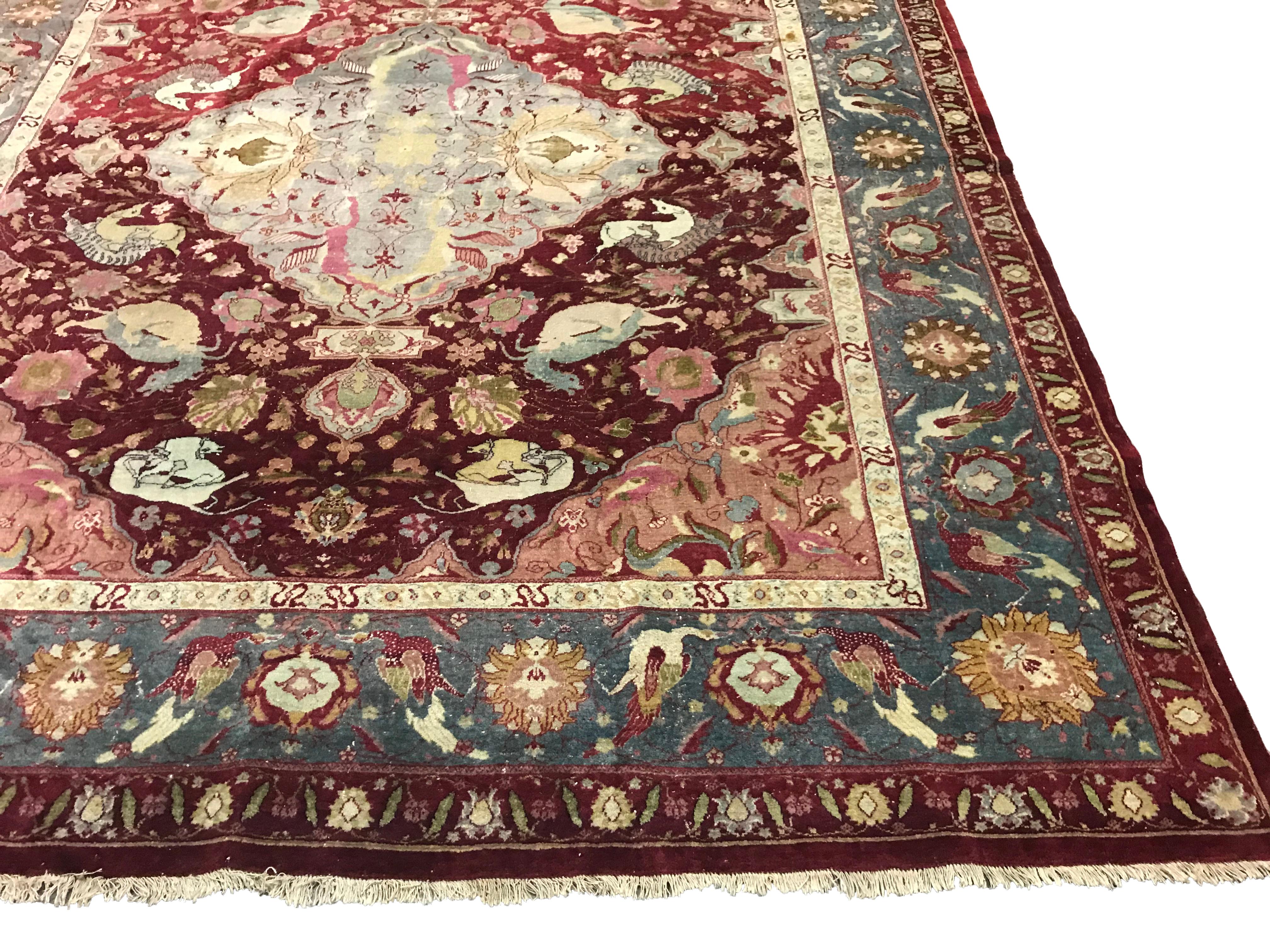 Antike Agra mit Tiermuster, um 1900 im Zustand „Hervorragend“ im Angebot in Laguna Hills, CA