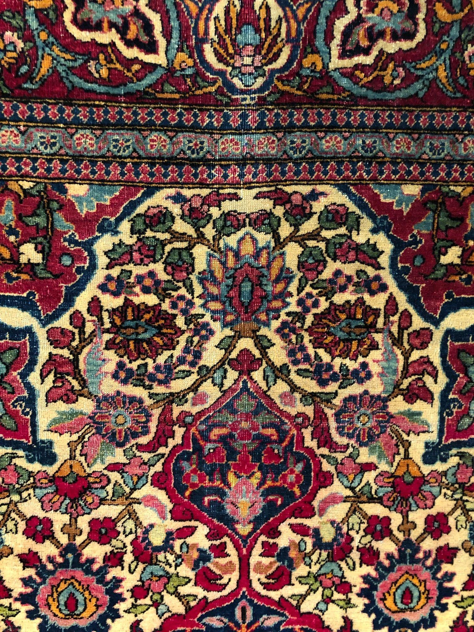 Antiker antiker Ahmad Esfahan Teppich Antiker persischer Esfahan Teppich Teheran, vor 1900  (Persisch) im Angebot