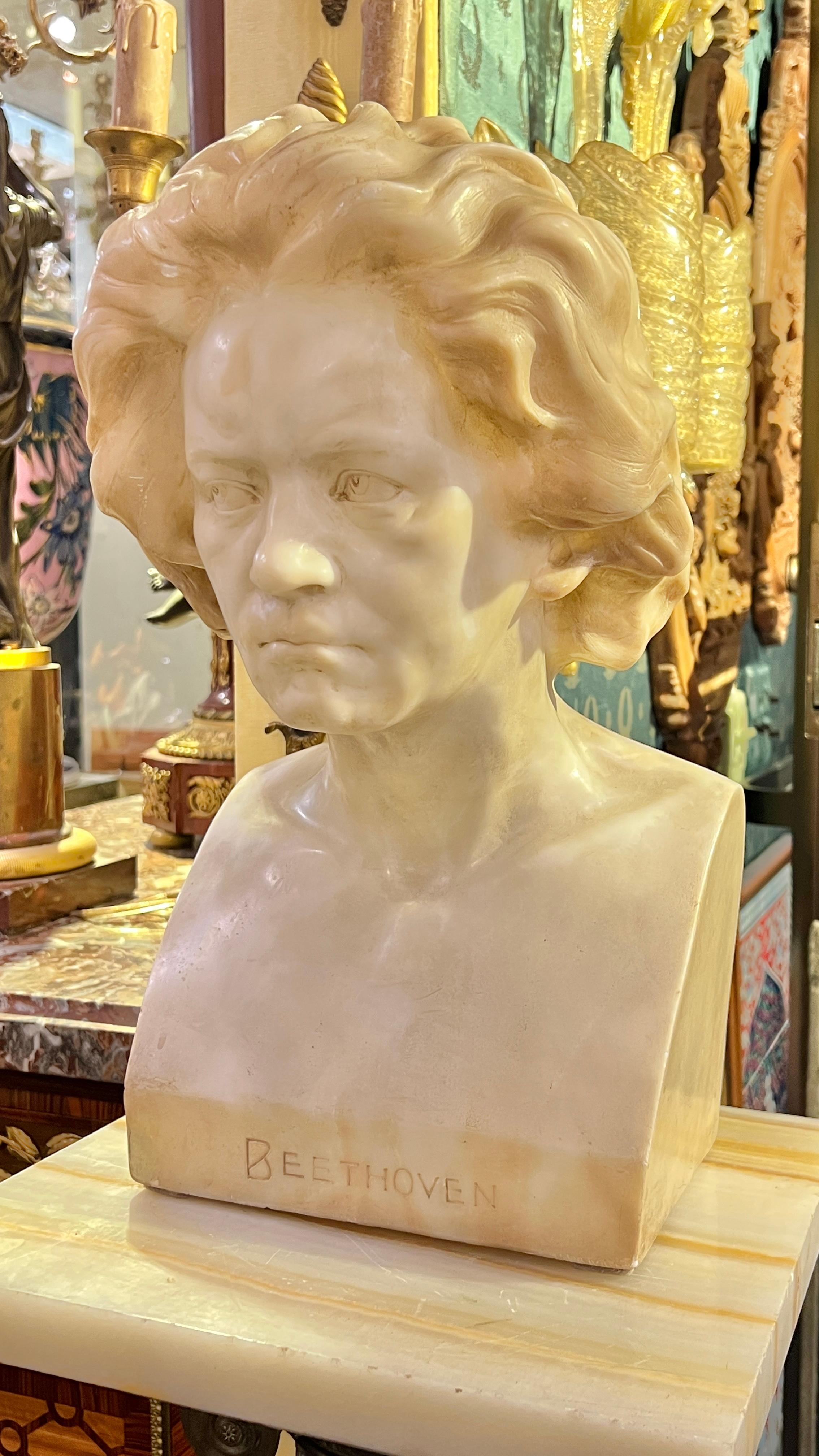 Sculpté à la main Sculpture ancienne de Beethoven en albâtre par Franz Peleschka en vente