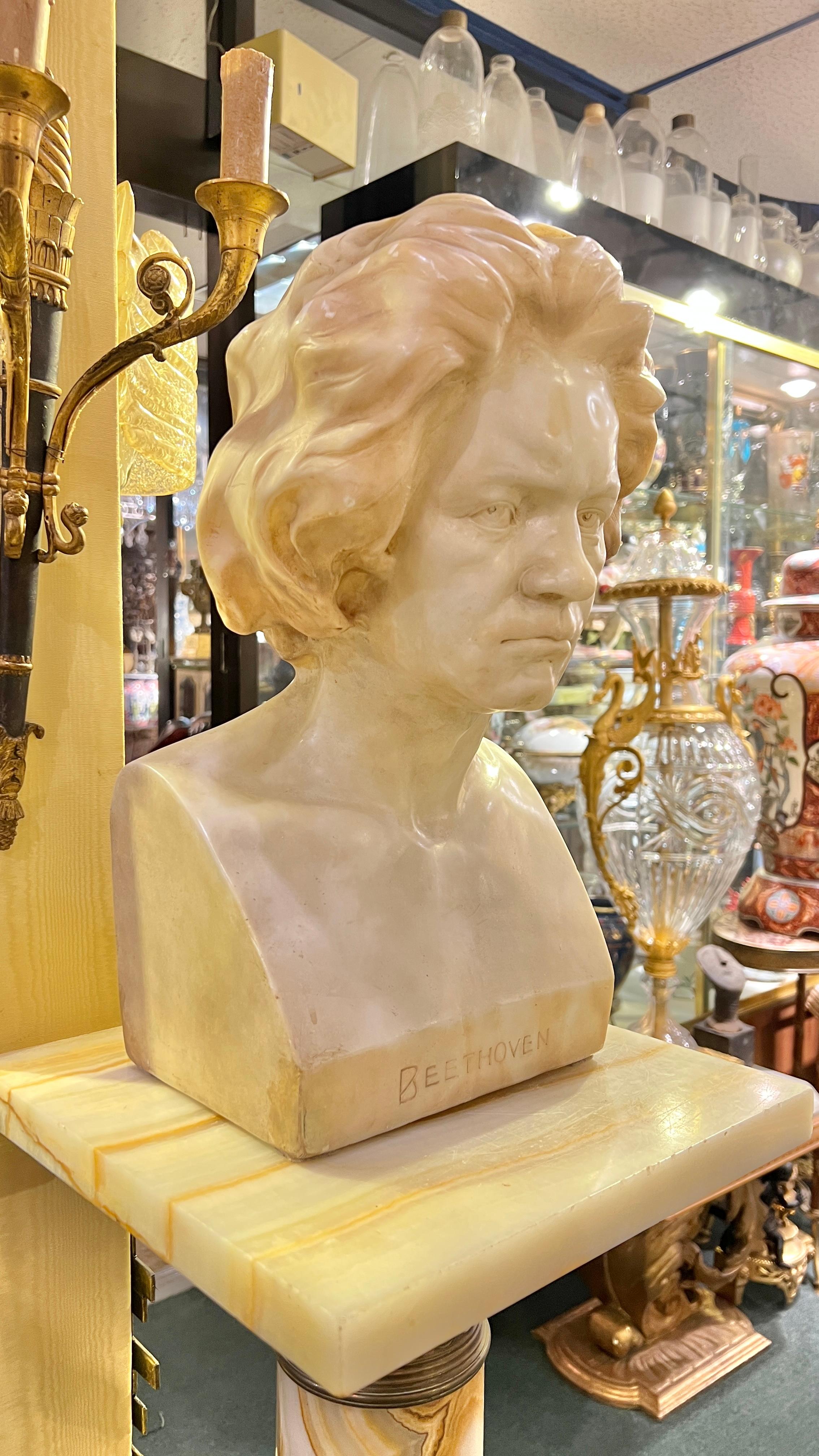 Albâtre Sculpture ancienne de Beethoven en albâtre par Franz Peleschka en vente