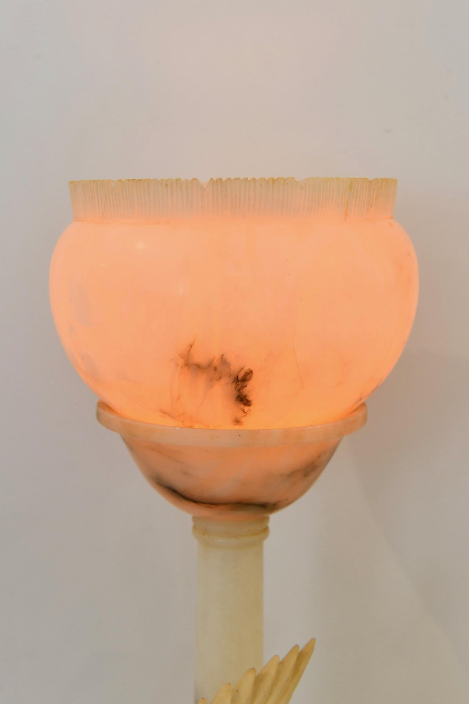 Antike Alabaster-Kuckatoo-Lampe im Angebot 6
