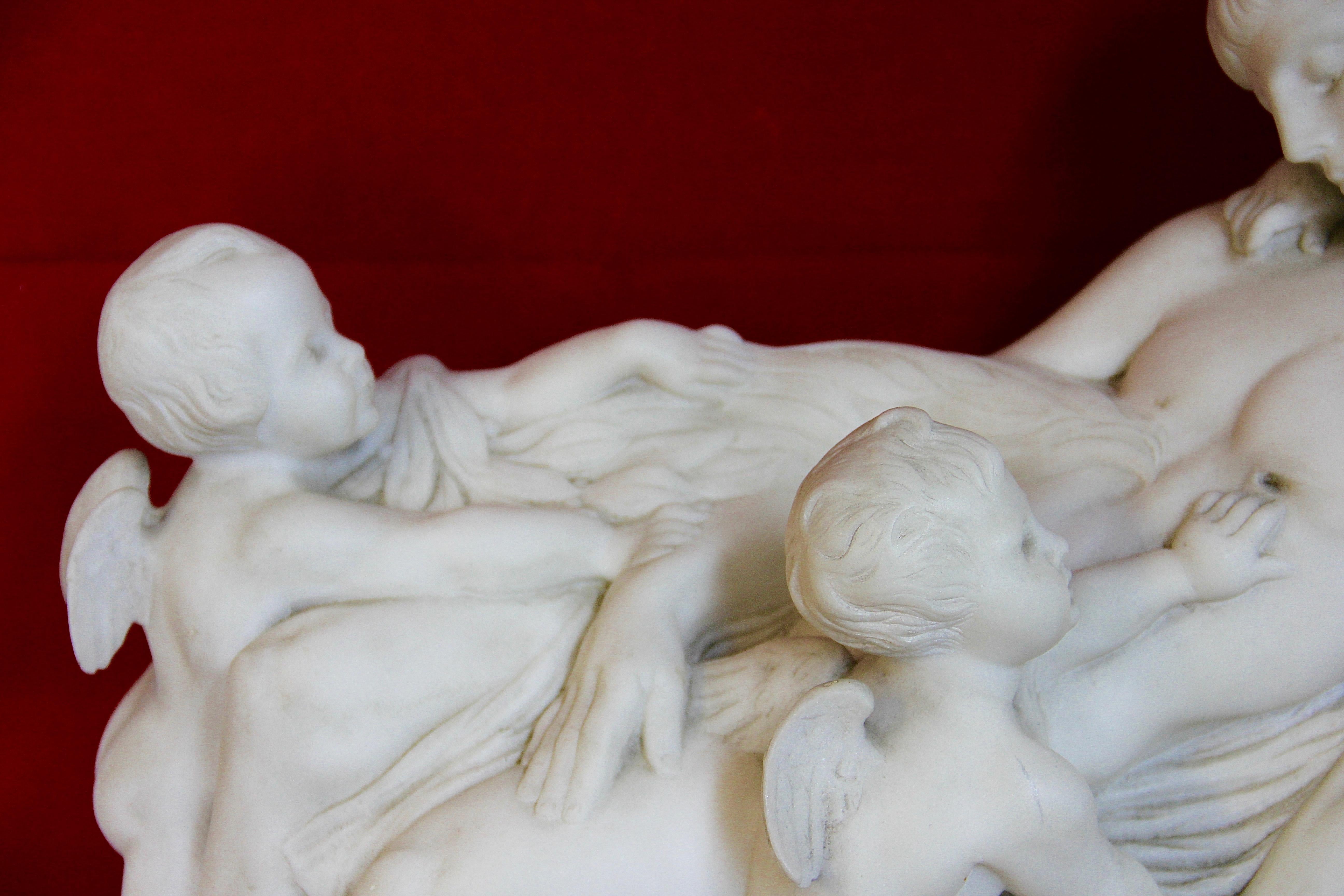Grupo de Figuritas Antiguas de Alabastro, Escena Mitológica, Siglo XIX, Monograma en venta 6