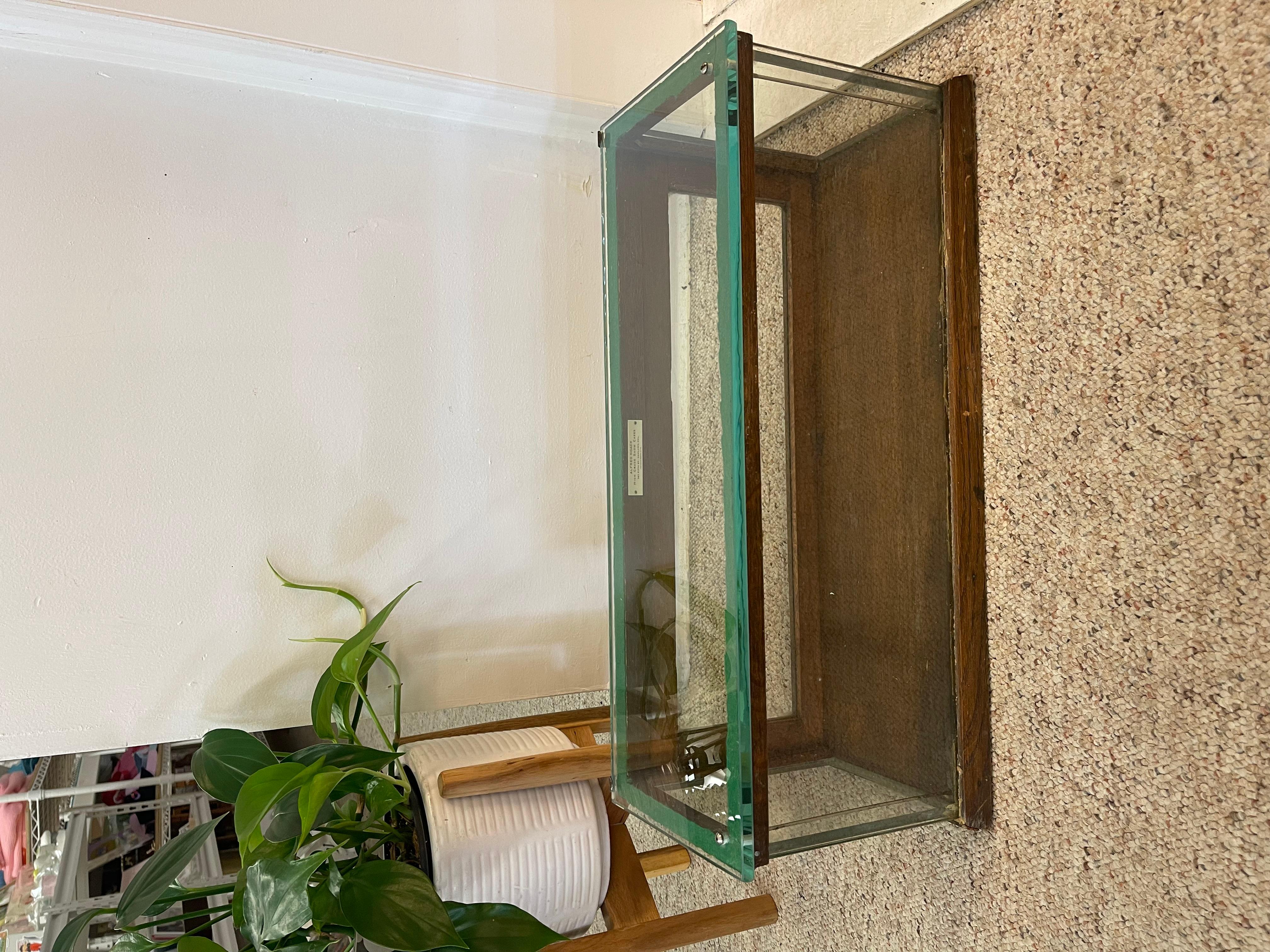 Antique Alfred Noack Oak and Glass Countertop Display Case with Brass Hardware. For Sale 2