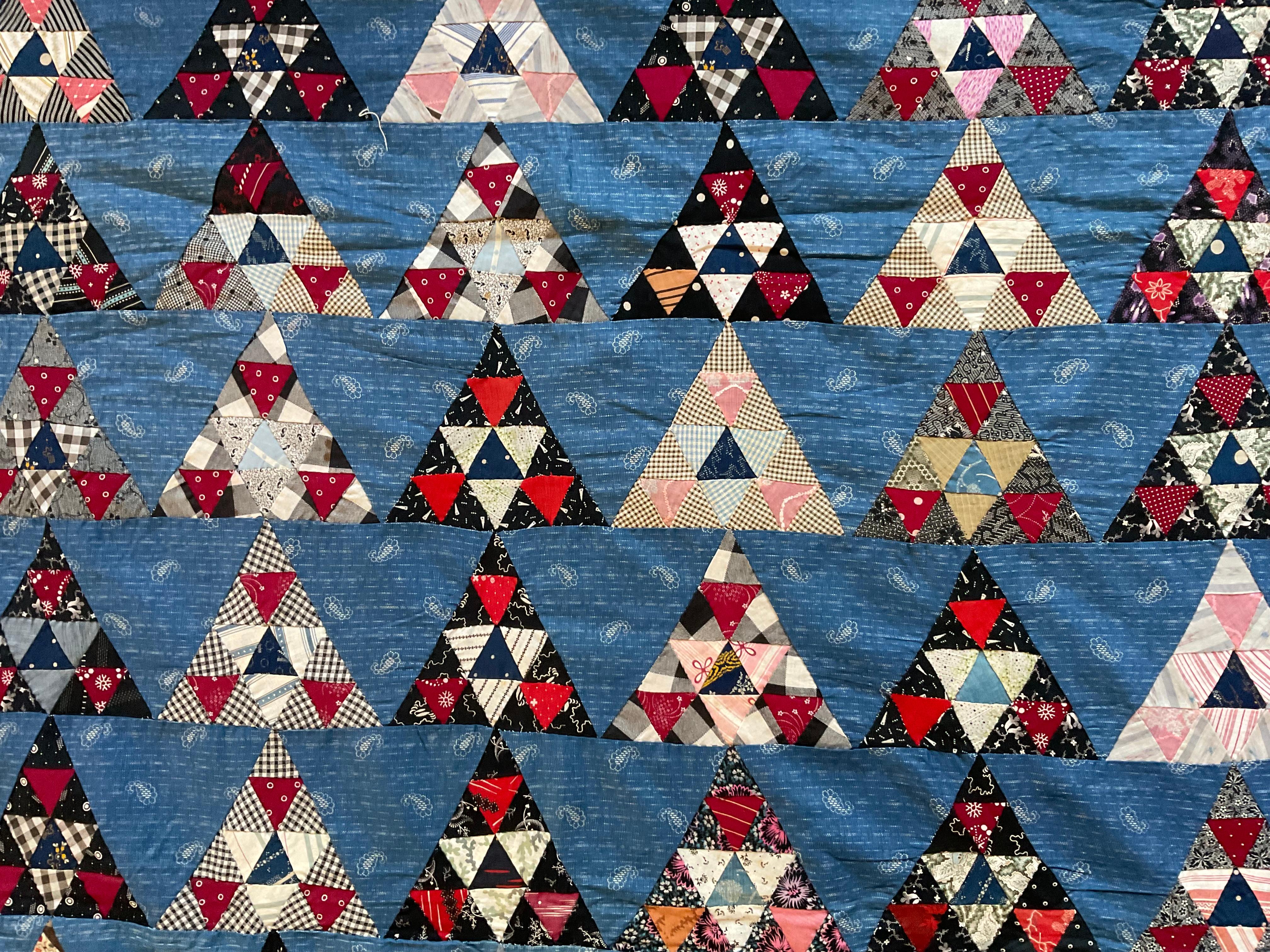 Trapunta antica a triangolo e mezzo quadrato interamente in cotone con triangolo e mezzo quadrato Circa 1900-1940 in vendita 4