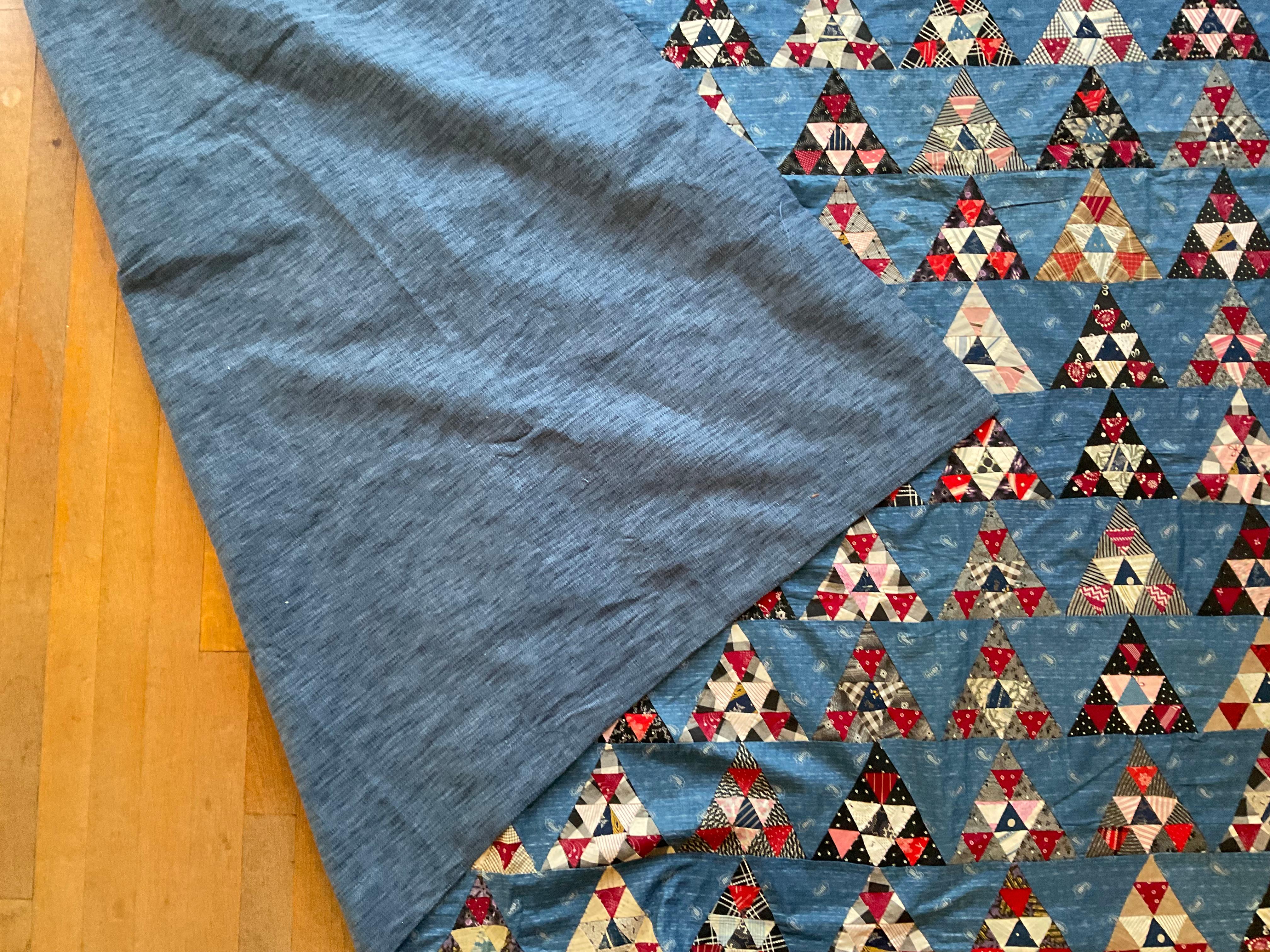 Trapunta antica a triangolo e mezzo quadrato interamente in cotone con triangolo e mezzo quadrato Circa 1900-1940 in vendita 6