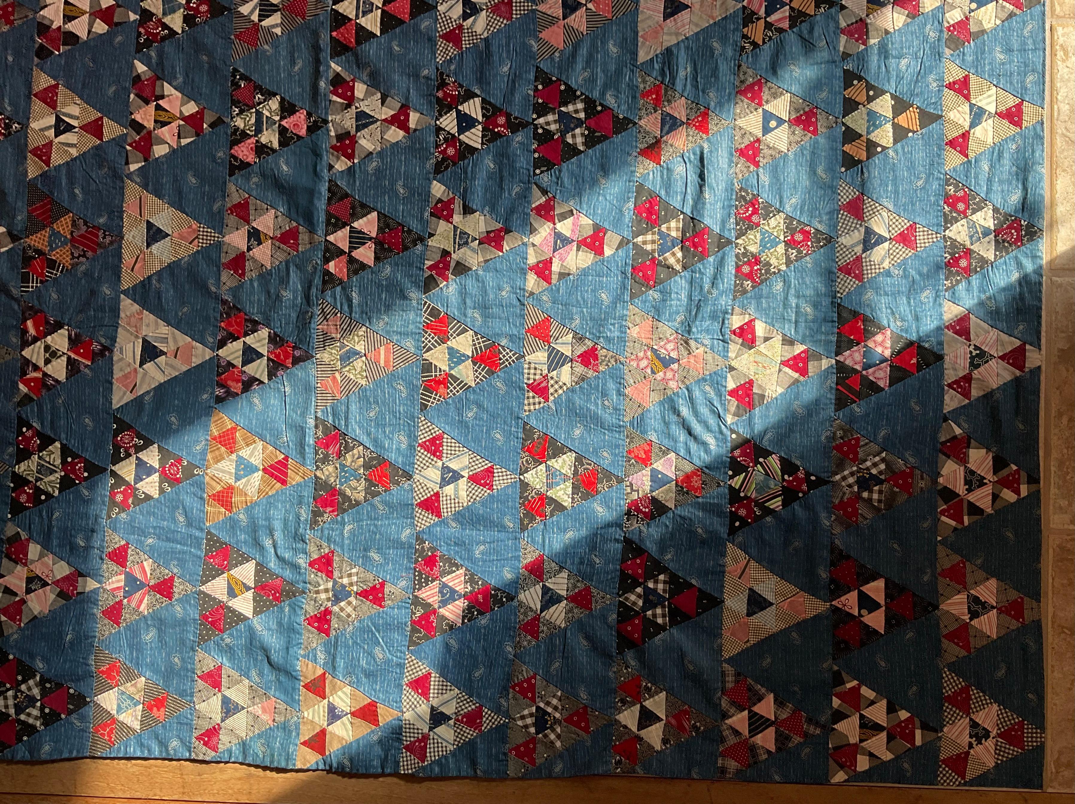 Trapunta antica a triangolo e mezzo quadrato interamente in cotone con triangolo e mezzo quadrato Circa 1900-1940 in vendita 8