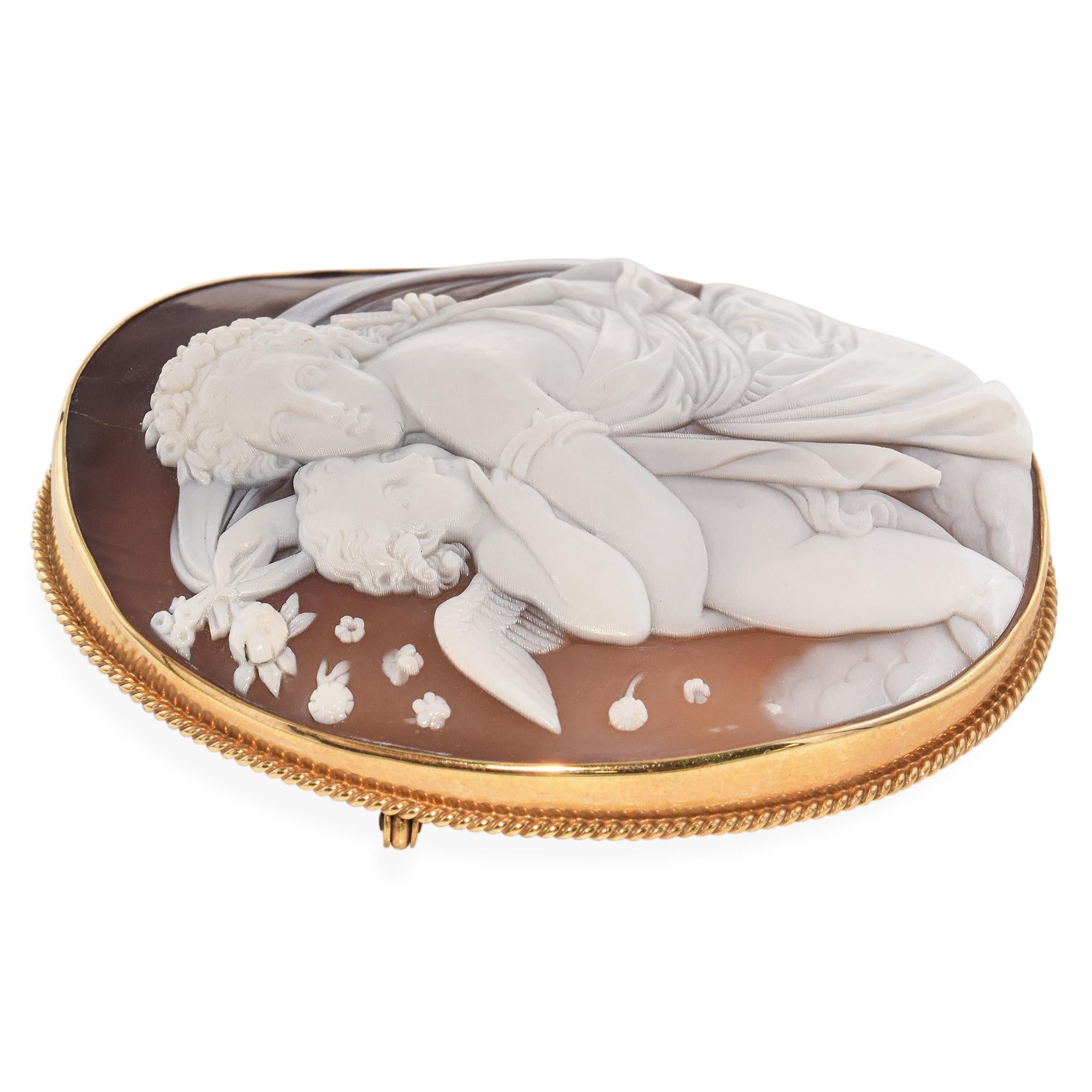 Antique broche camée Spring en or jaune 9 carats Pour femmes en vente