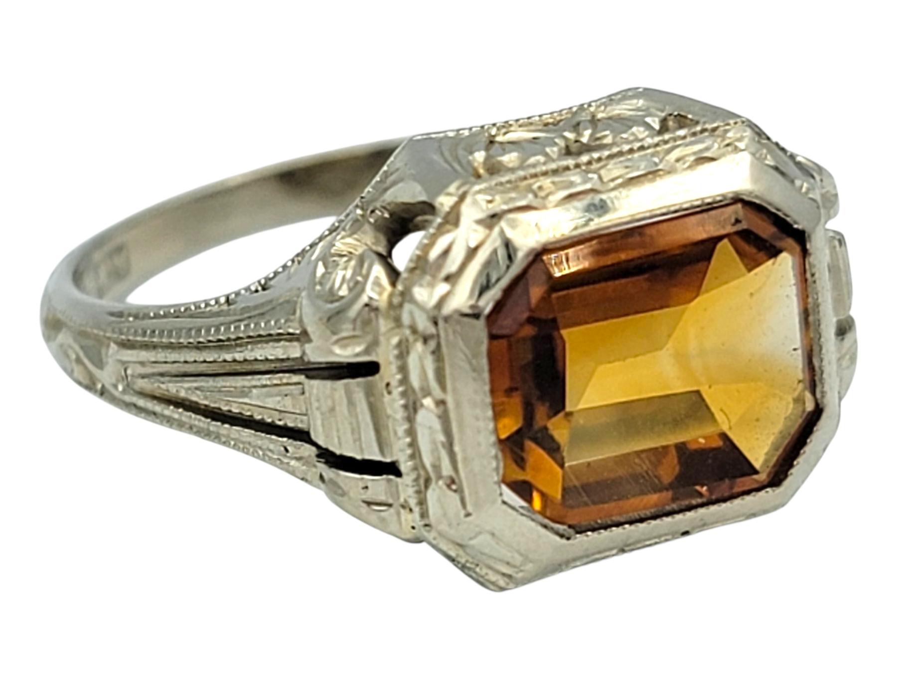 Bague ancienne Allsopp Brothers en or blanc 20 carats, citrine orange taille émeraude Bon état - En vente à Scottsdale, AZ