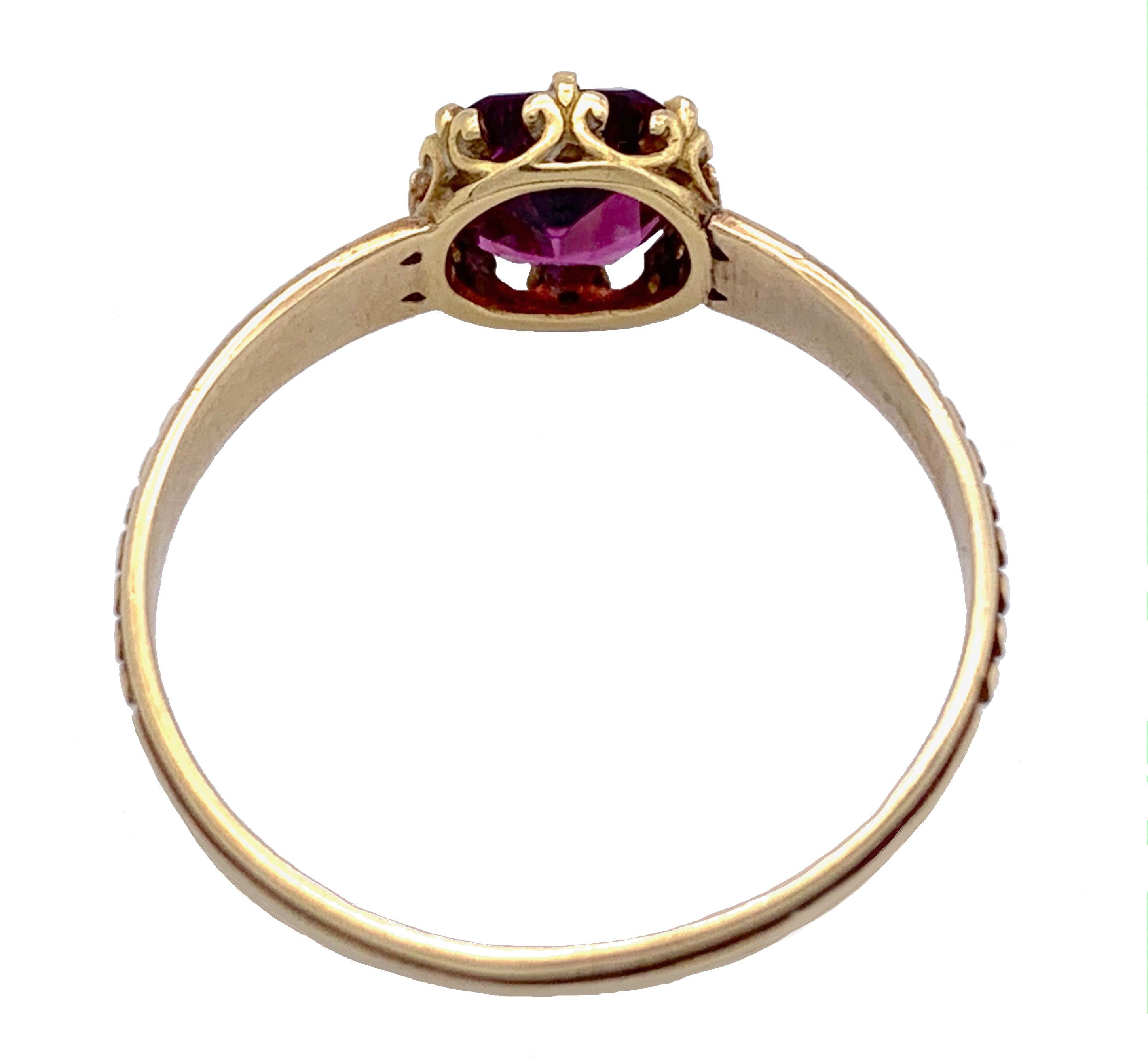 Women's or Men's Antique Almandin Garnet Cushion Cut Intensive Dark Pink Violet 14 Karat Ring