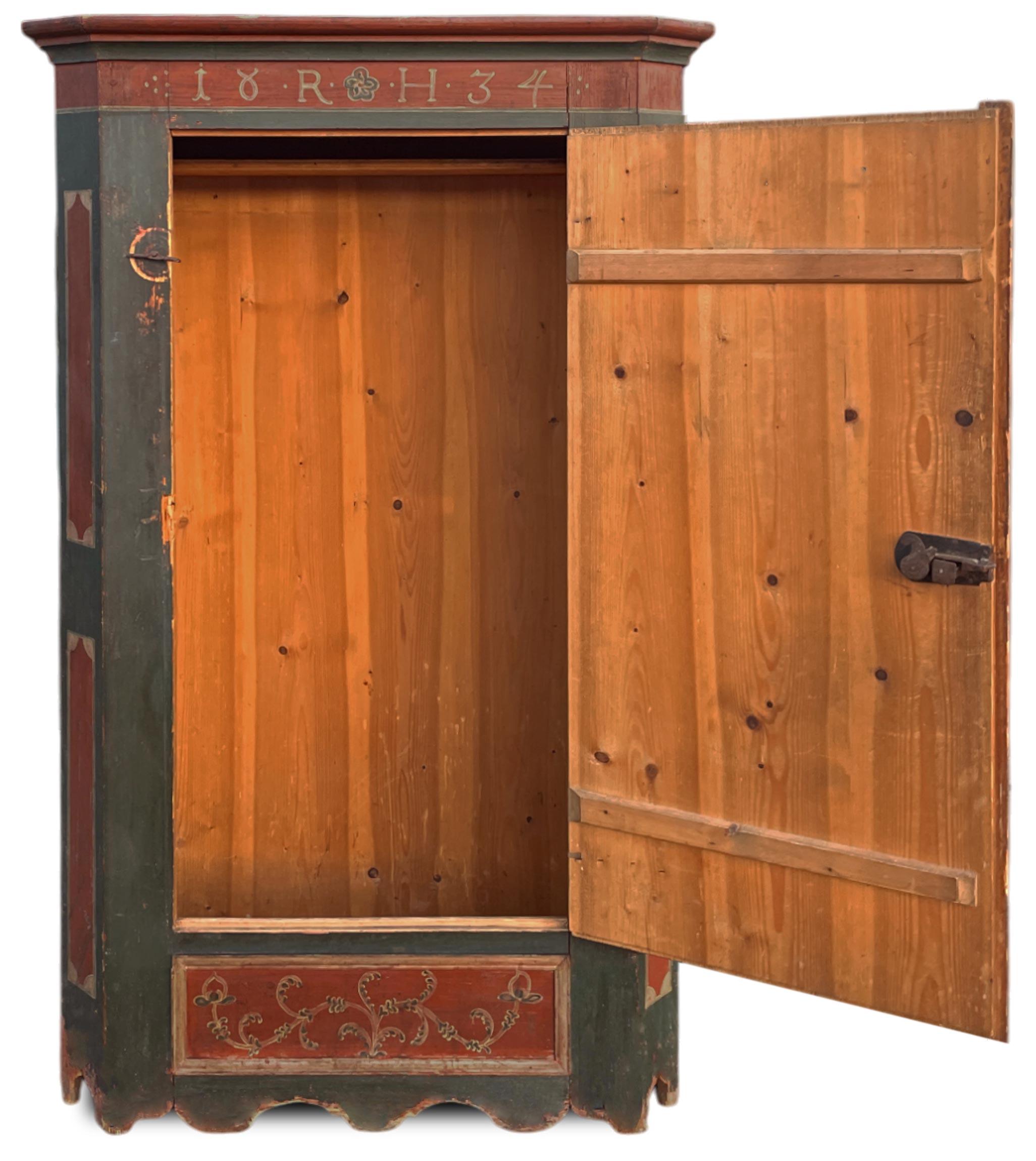 Antiguo armario pintado alpino fechado en 1834 Pintado en venta