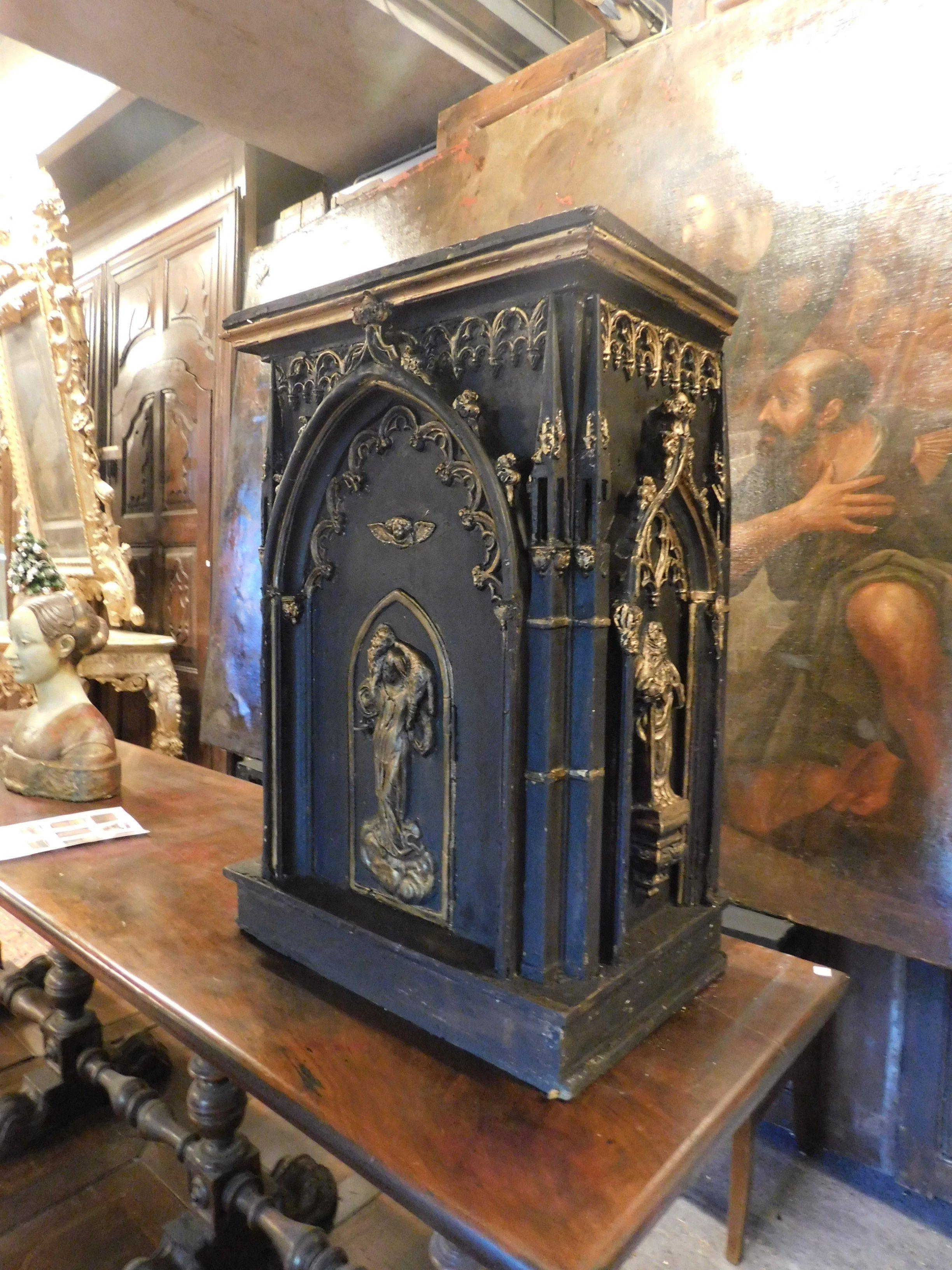 Ancient altar tabernacle in black lacquered wood with gold sculpture finishes, all carved by hand, has an arched door that can be opened on the davanyti, so it can be used as cabinets or storage of important objects. The finishes, the sculptures are