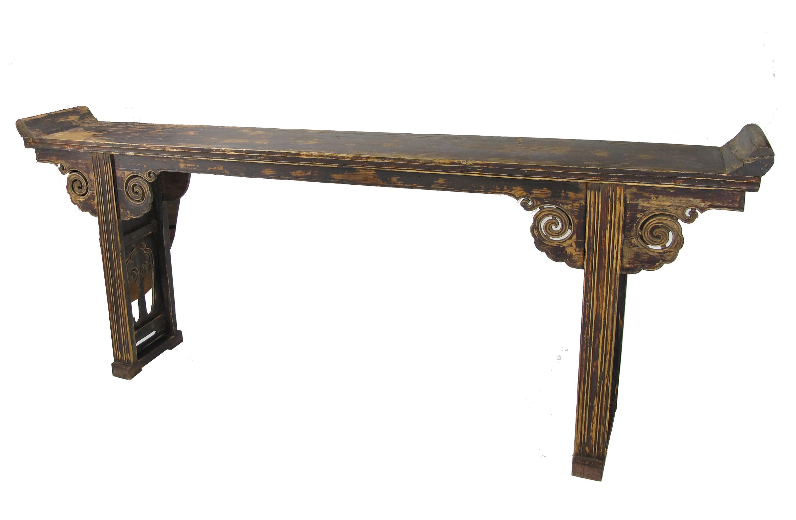 Chinese Export Antique Altar Table with Open Carved Double Ruyi Legs For Sale