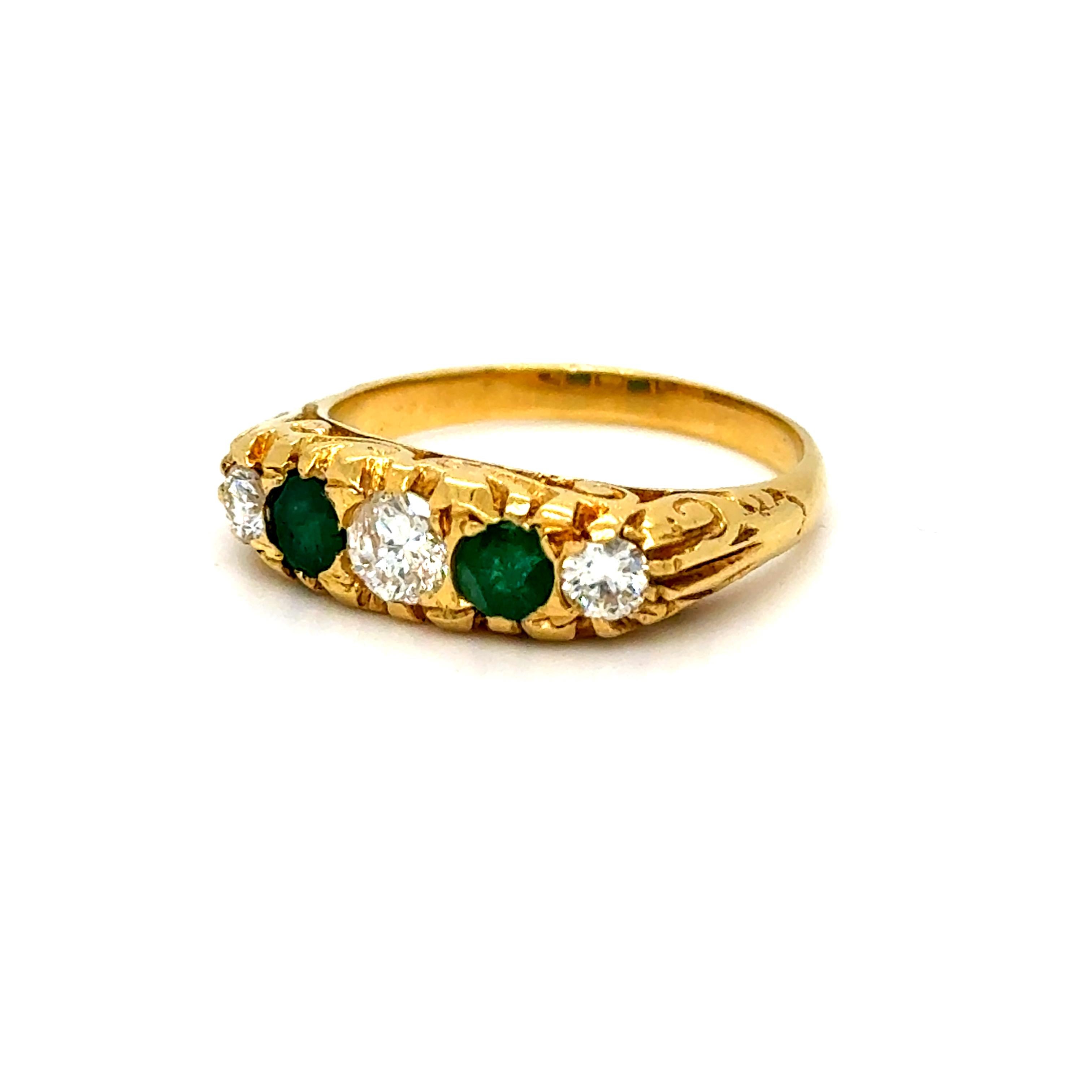 Victorien Alliance ancienne en or jaune 18 carats alternant émeraudes et diamants - 1,35 carat en vente