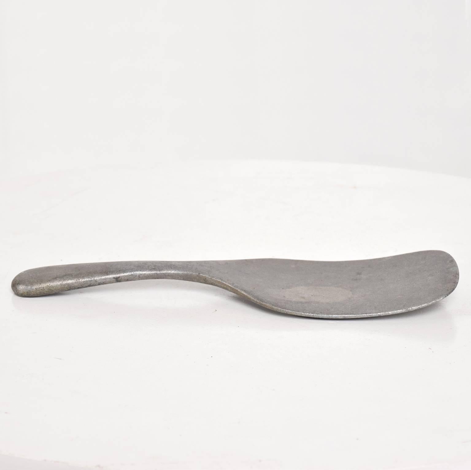 For your consideration a vintage aluminium ice cream scooper.
Measures: 7