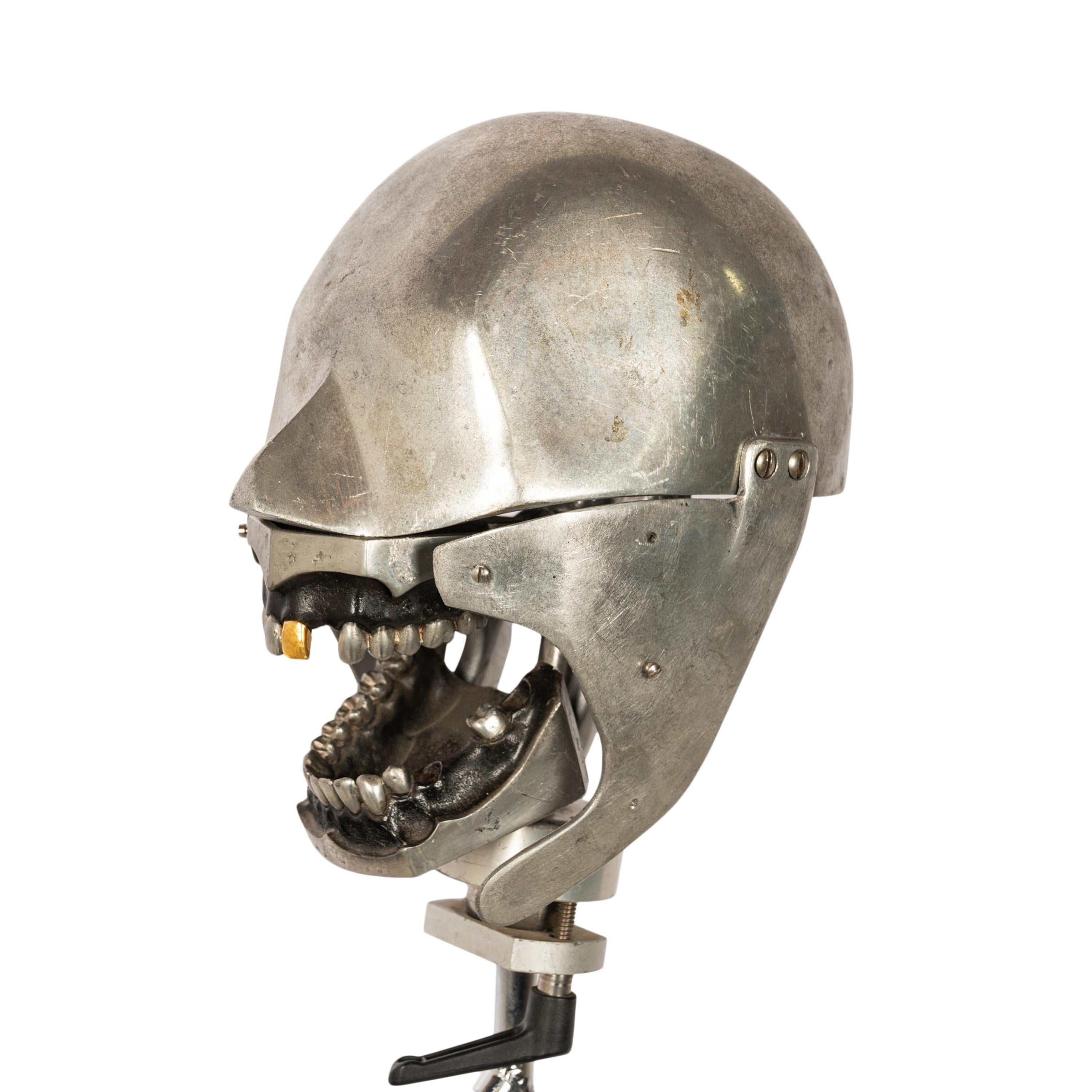 Antike Aluminium Lehre Dental Phantom Kopf Schädel auf Stand Gold Tooth 1920er Jahre  im Angebot 8
