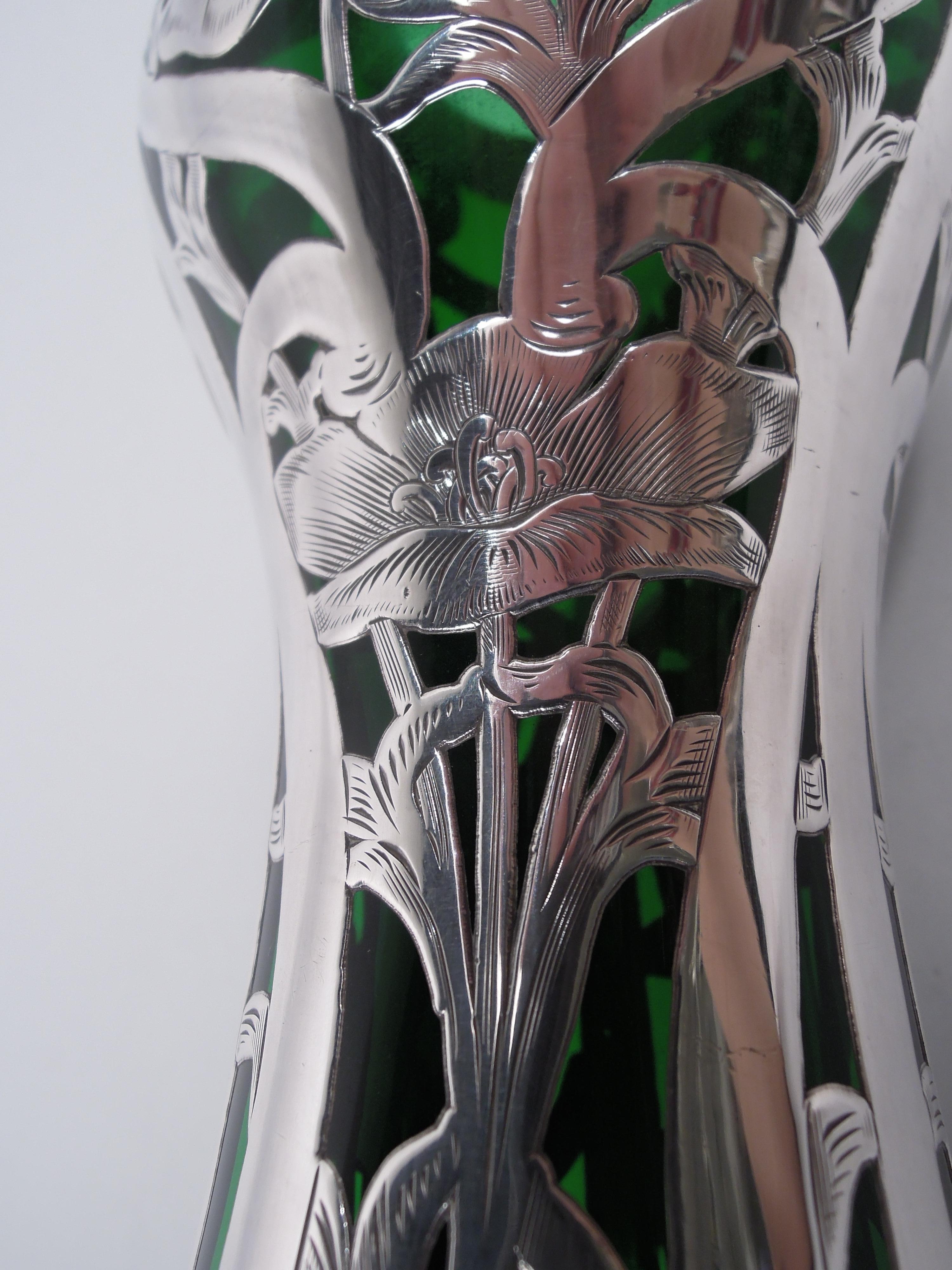 Antike Jugendstil-Vase aus grünem Silber mit Überzug von Alvin (20. Jahrhundert) im Angebot