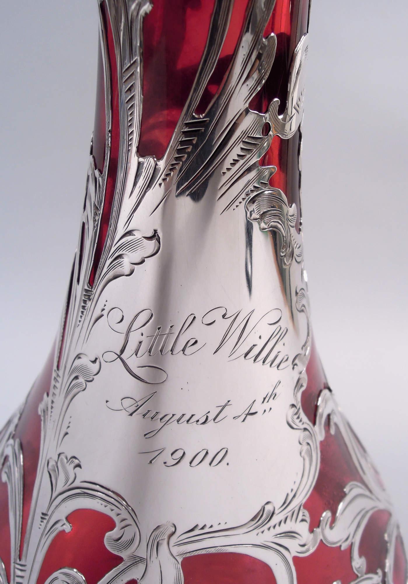 Argent Ancienne carafe à décanter Art Nouveau Red Leafing Scroll Silver Overlay en vente