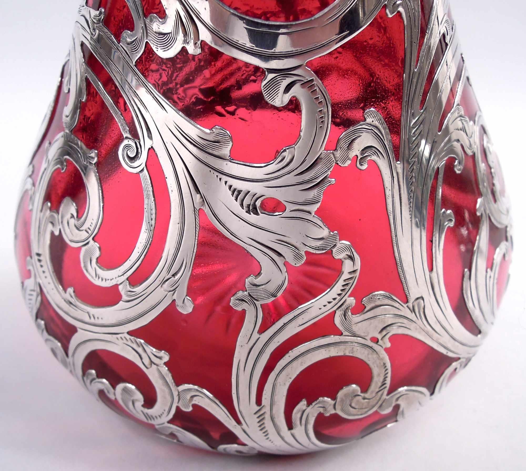 Ancienne carafe à décanter Art Nouveau Red Leafing Scroll Silver Overlay en vente 2