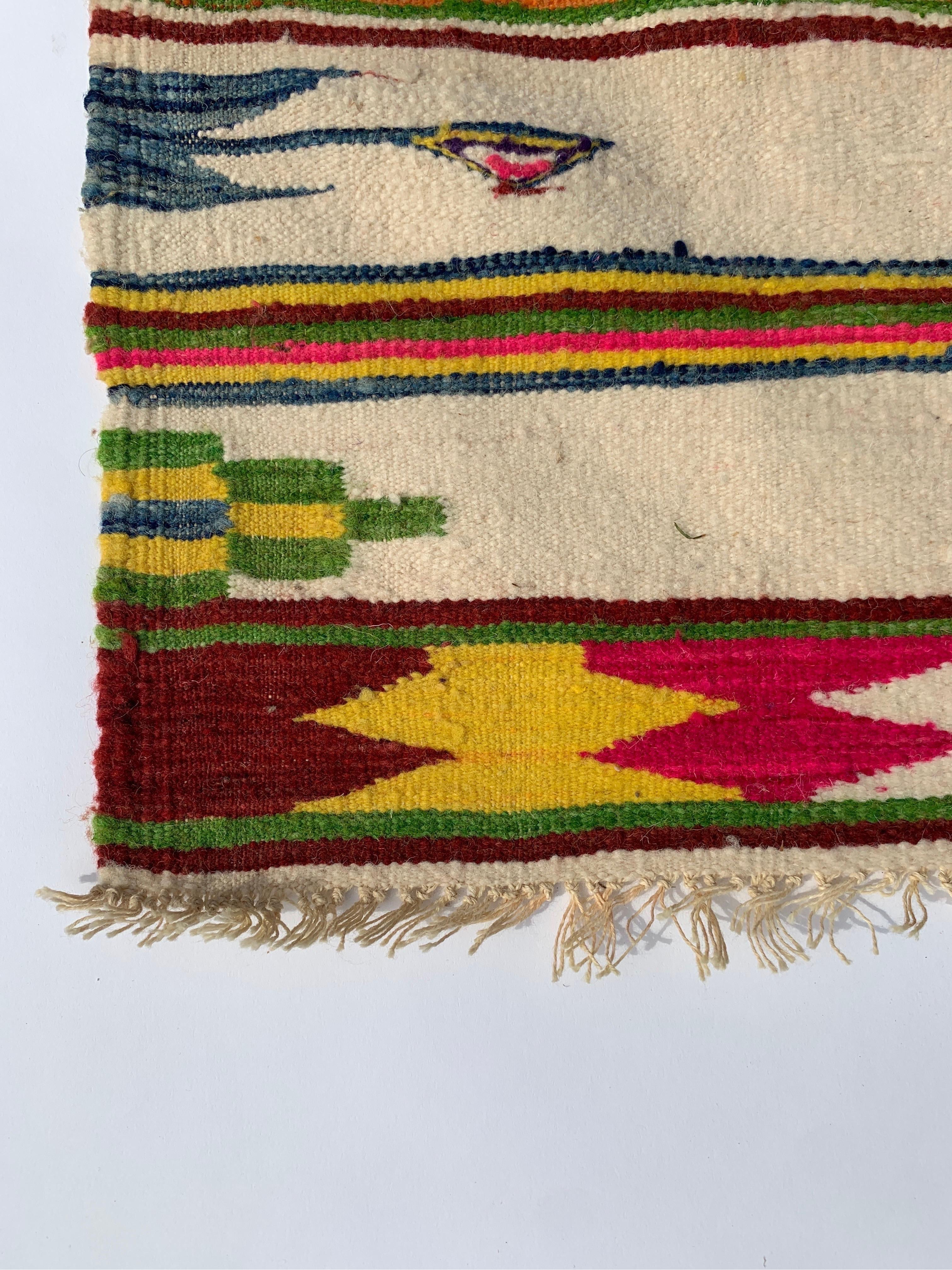Algerischer mehrfarbiger, geometrischer, handgefertigter Boho-Teppich aus Berber, 1970er Jahre im Angebot 7
