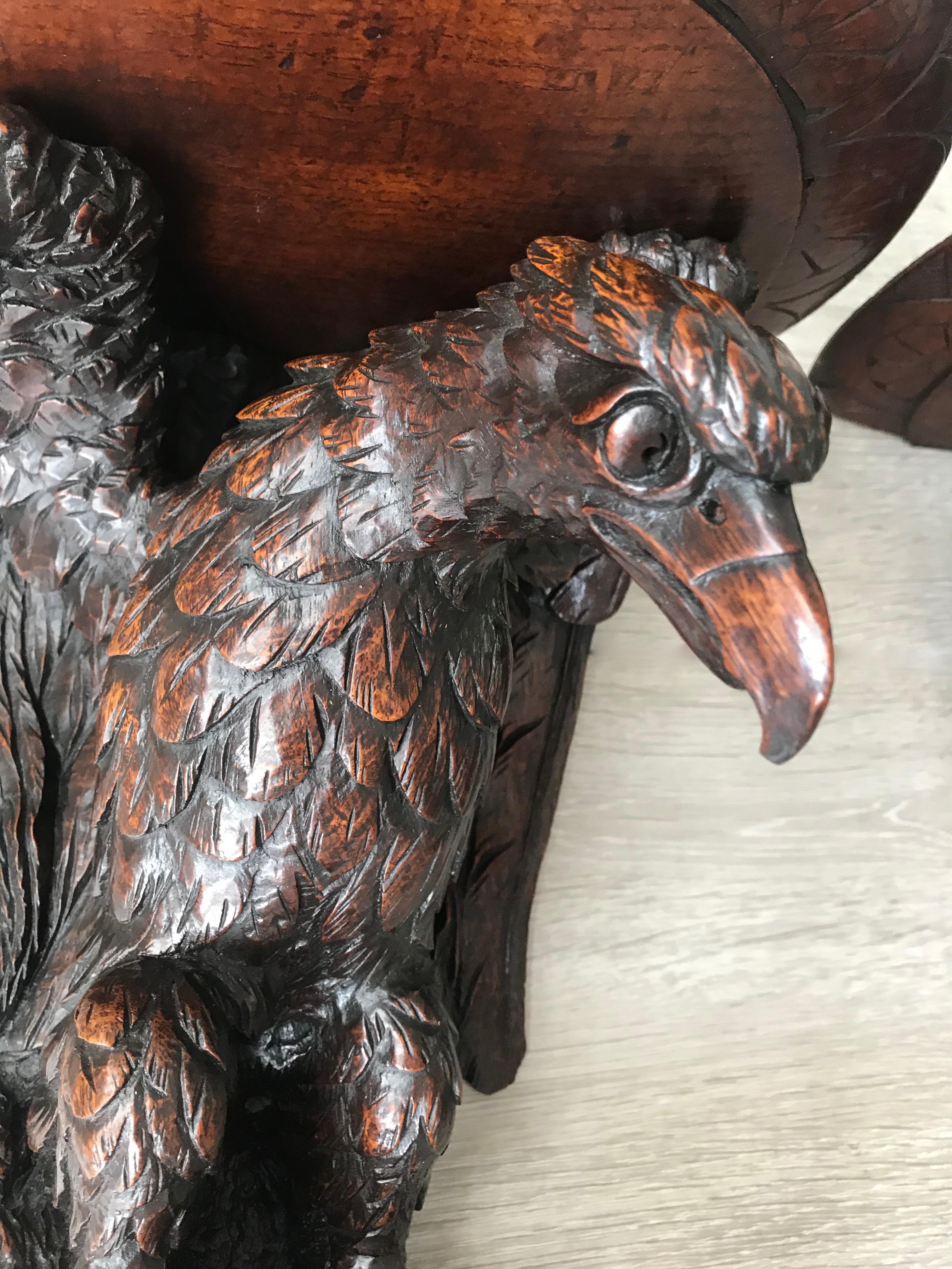 Antique & Amazing Pair of Carved Oak Wall Brackets or Consoles, Eagle Sculptures In Excellent Condition In Lisse, NL